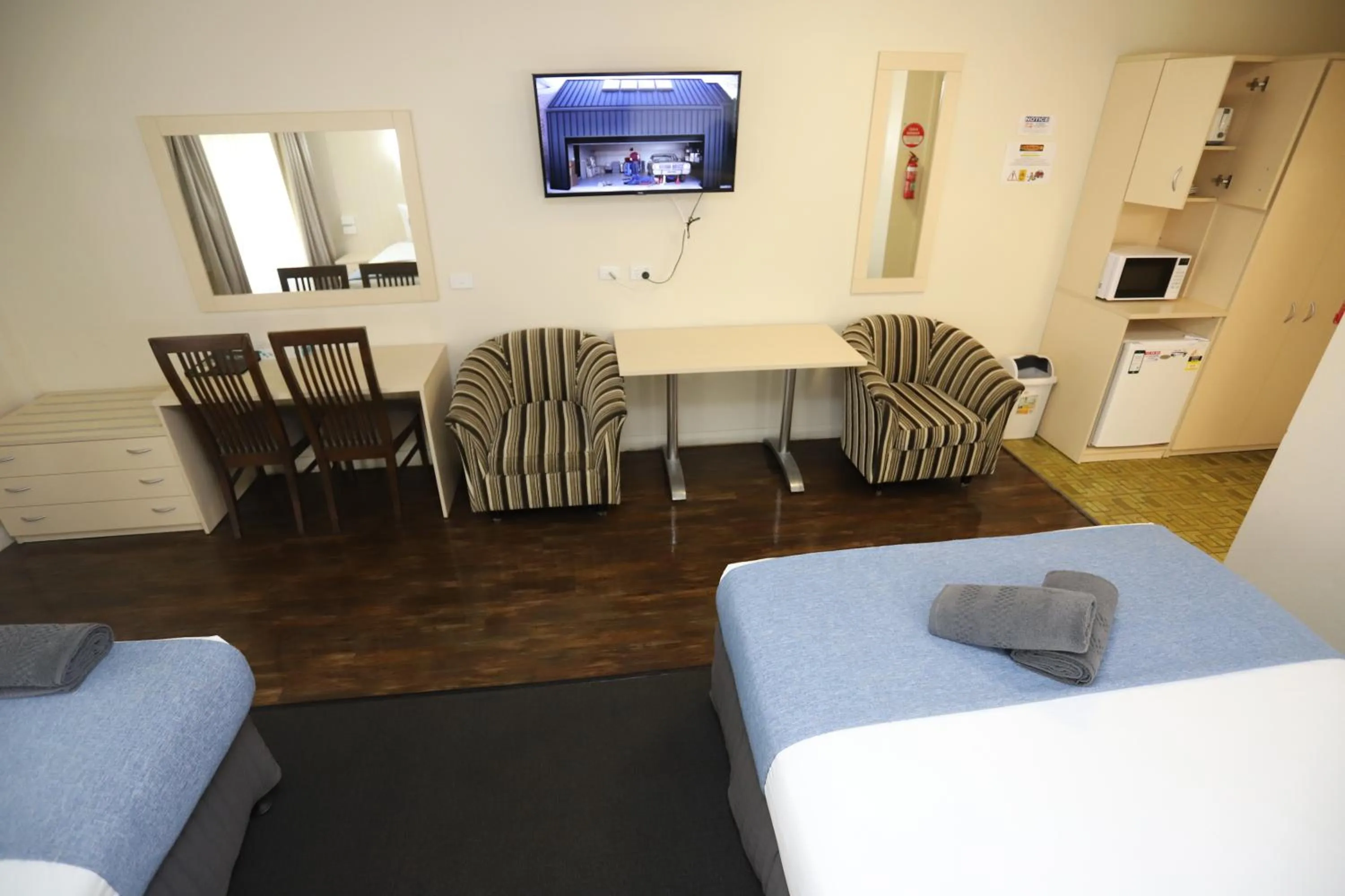 TV and multimedia, Bed in Sleepy Hill Motor Inn