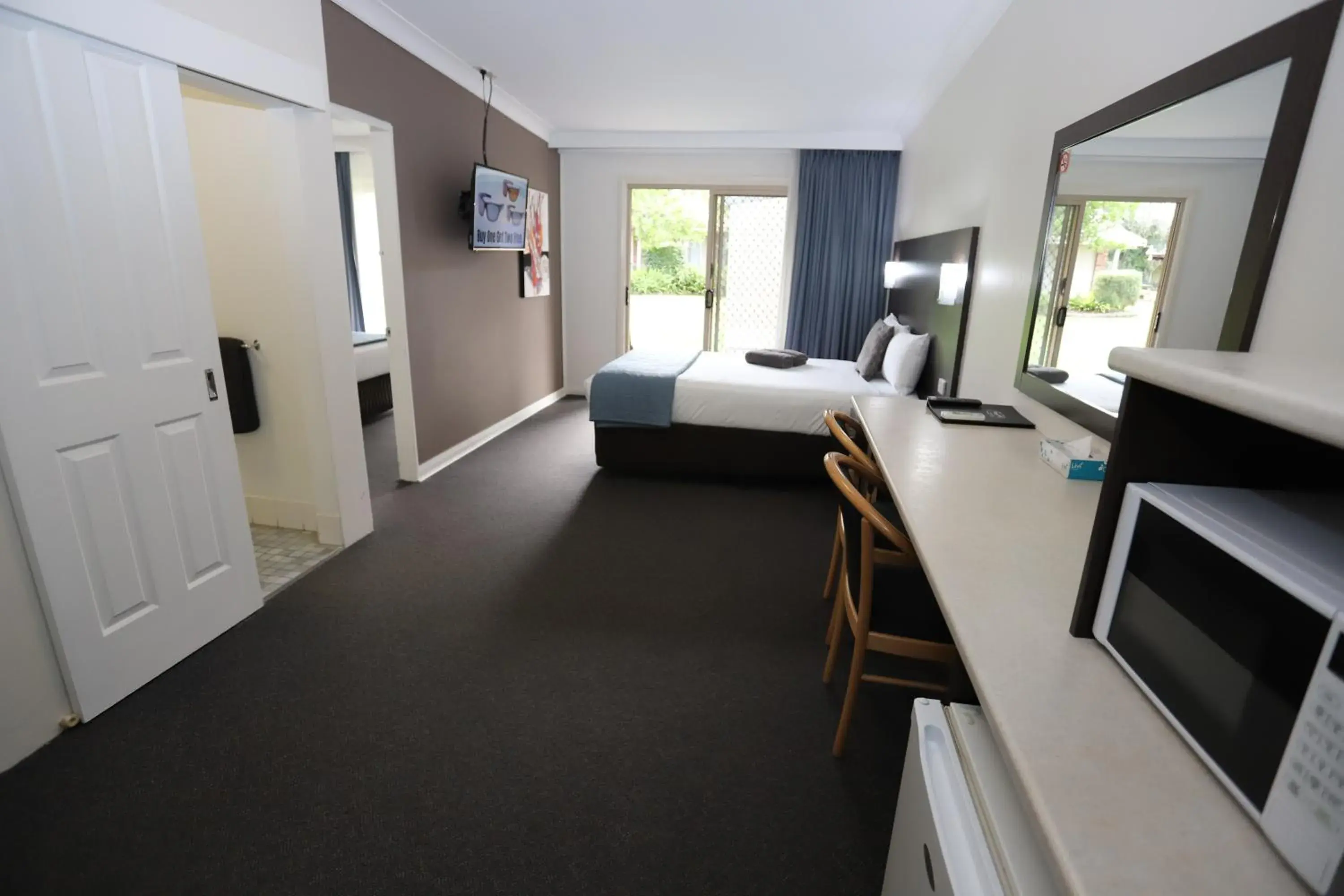 2 Bedroom Suite QQ- Non Pet Friendly in Sleepy Hill Motor Inn 2 Bedroom Suite QQ- Non Pet Friendly in Sleepy Hill Motor Inn