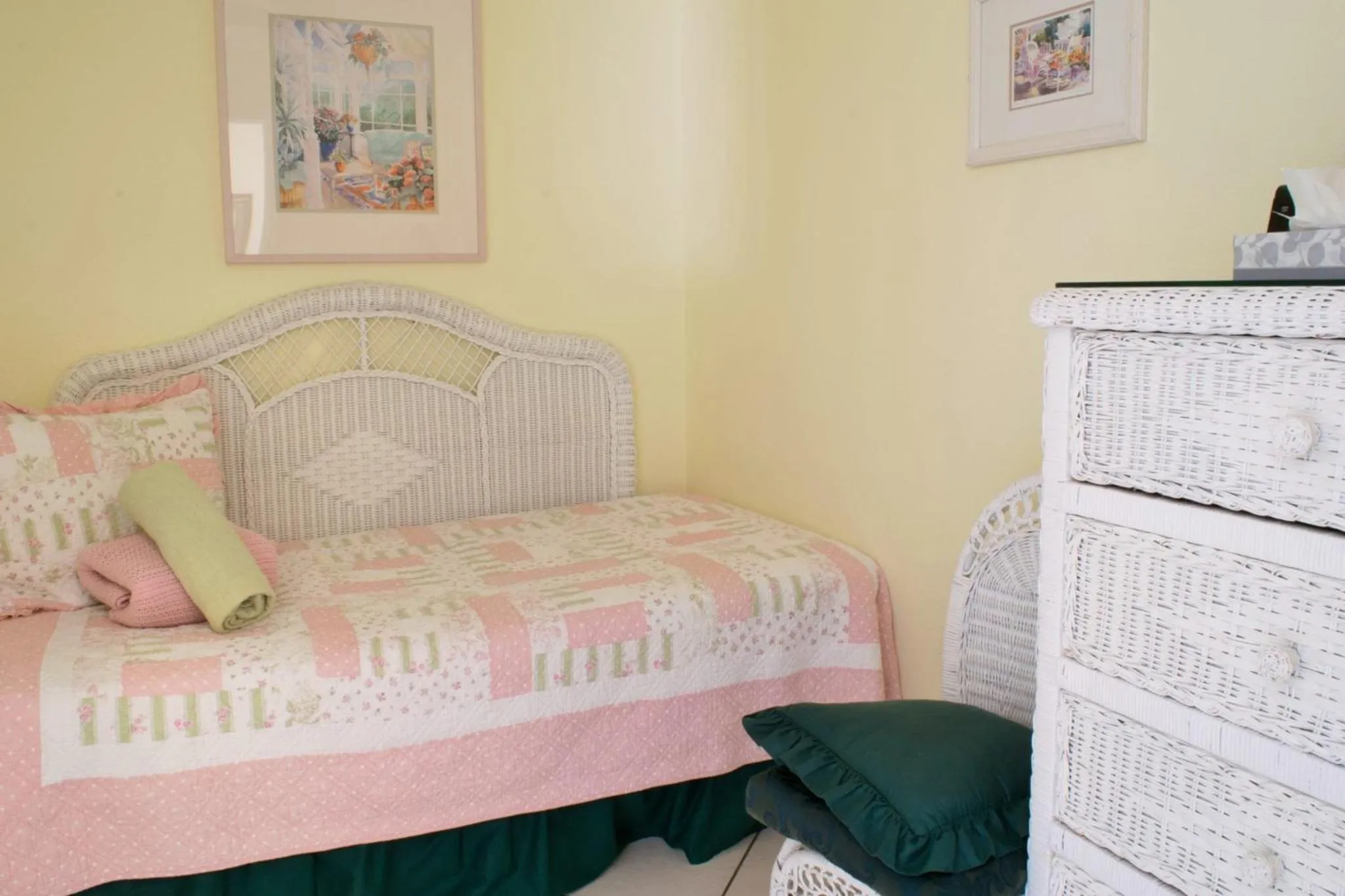 Bed in Siesta Palms By the Beach