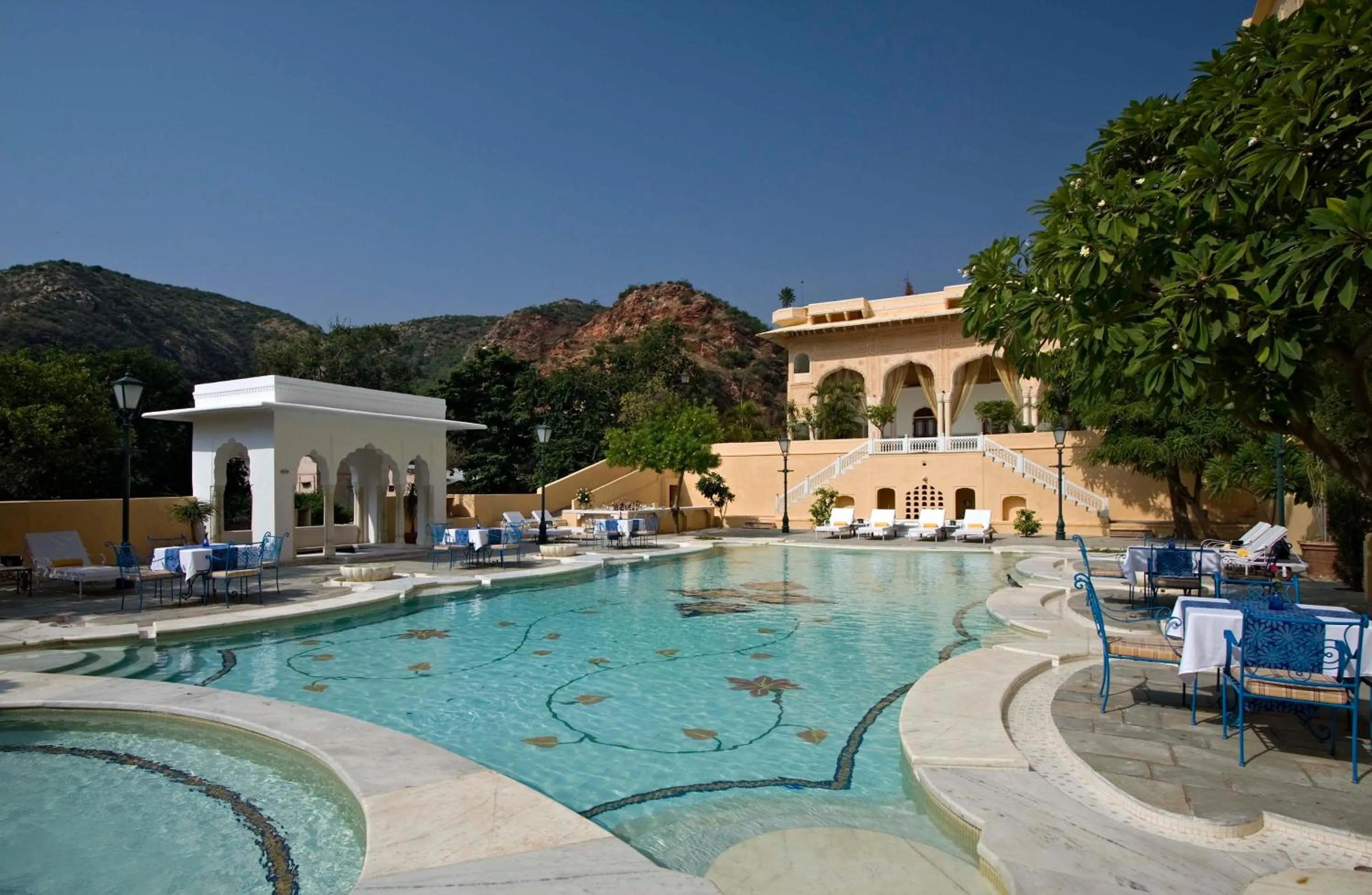Swimming pool in Samode Palace