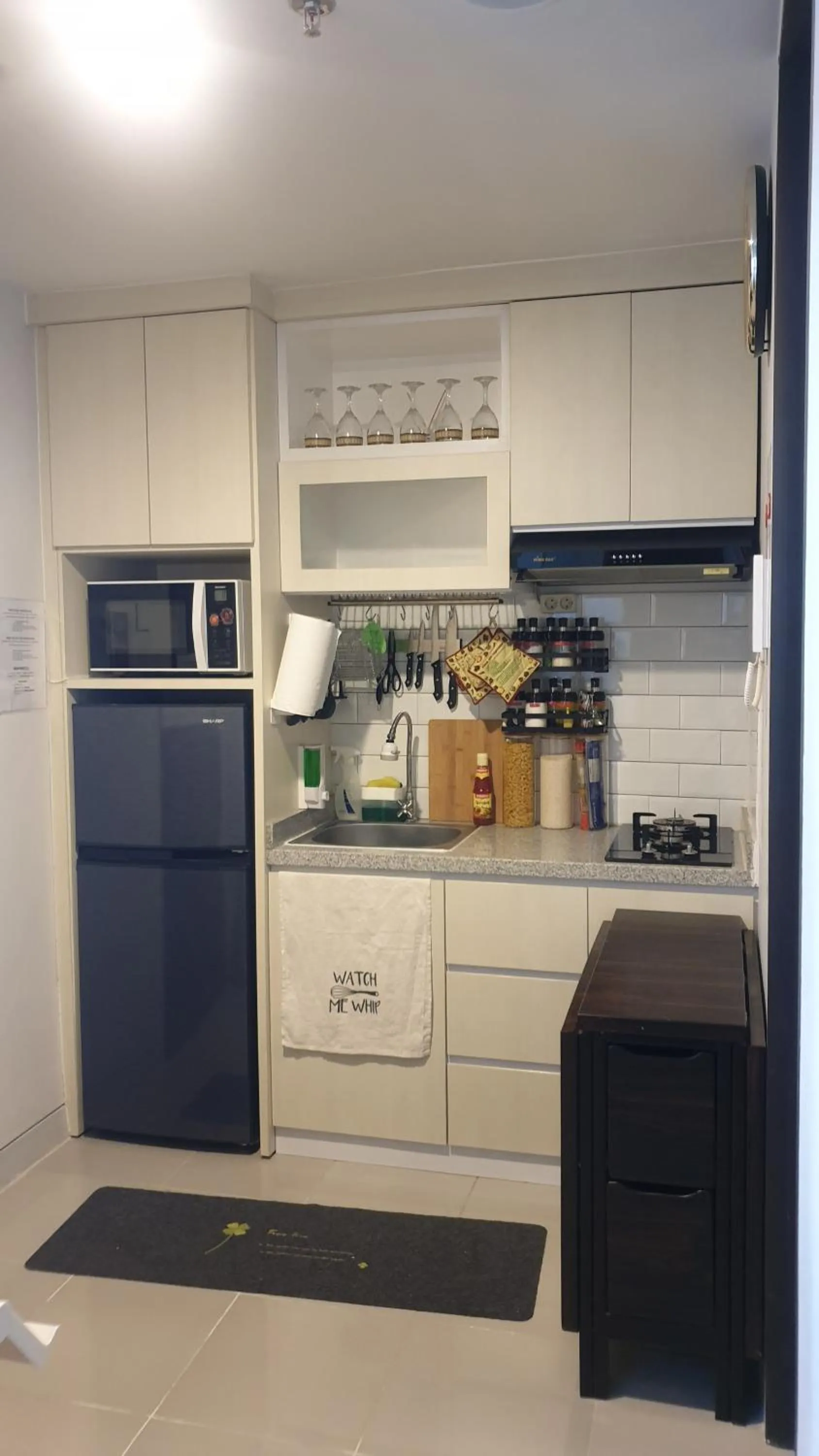 Kitchen or kitchenette in @Mojo Smart Apartment - Begawan Apartment