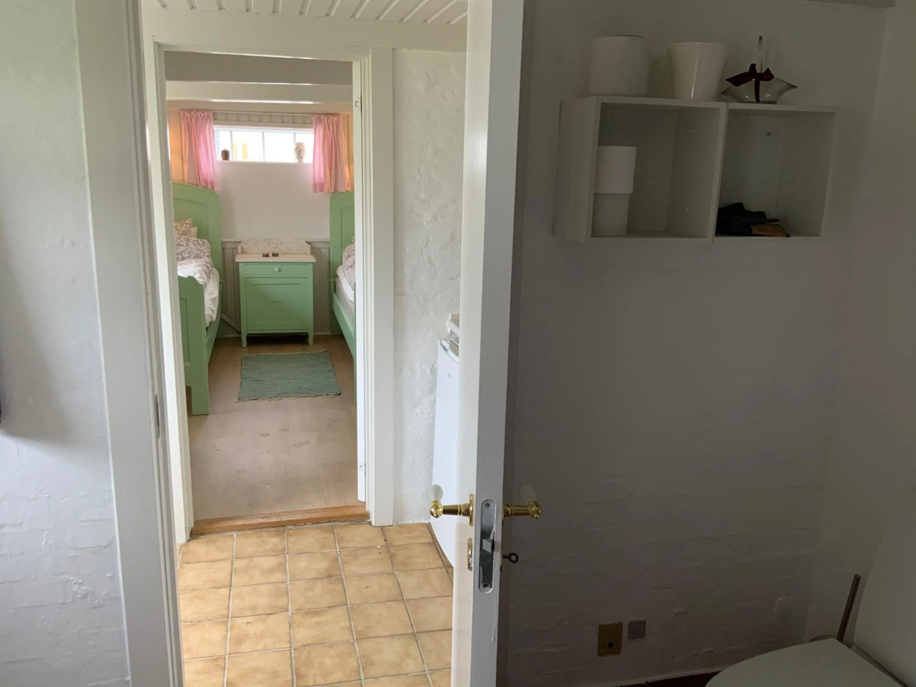 Small Twin Room in Brogaard Apartments