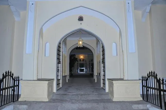 Facade/entrance in Khatu Haveli
