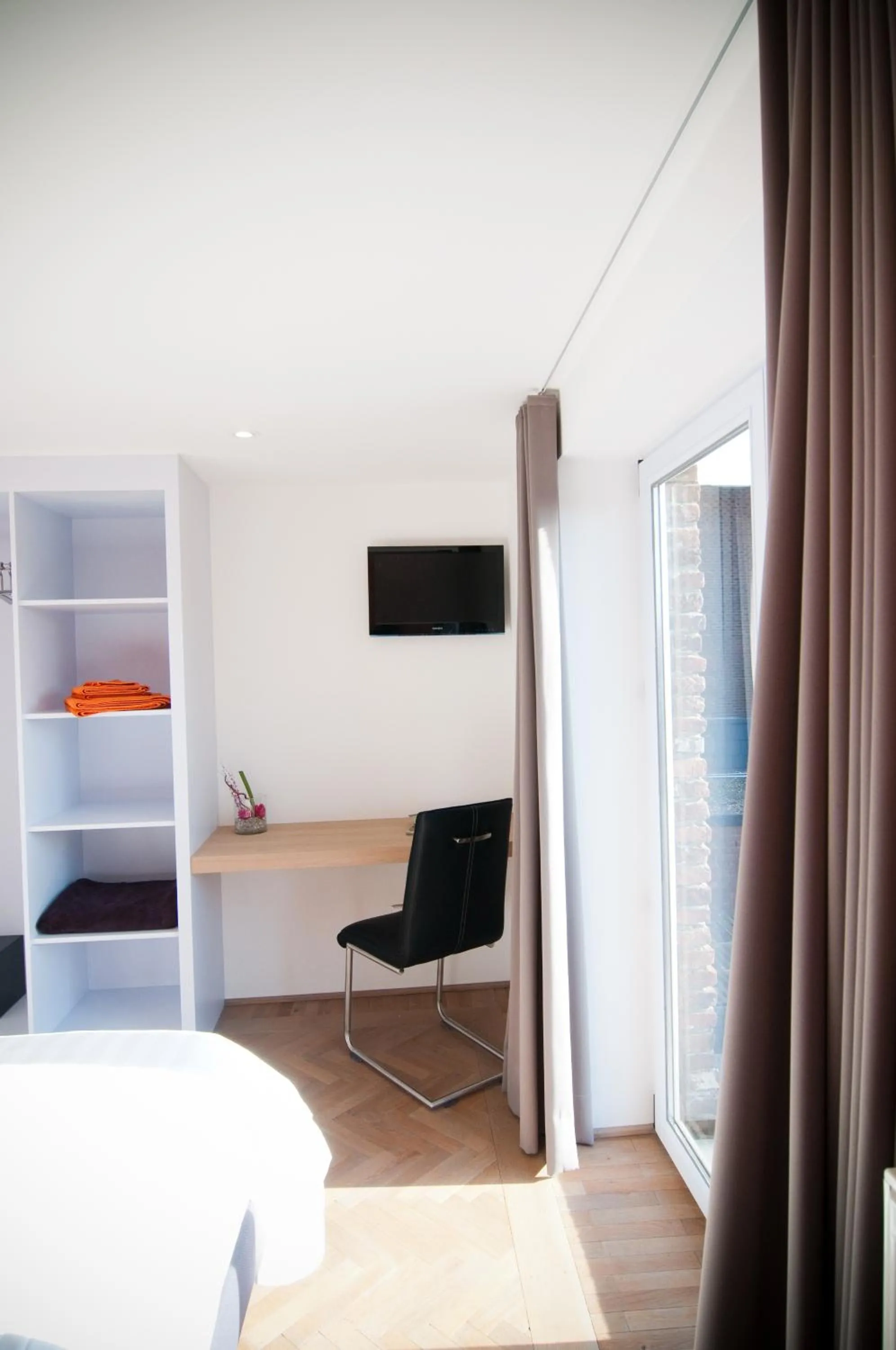 Seating area, Bed in Apartment De Maasnacht