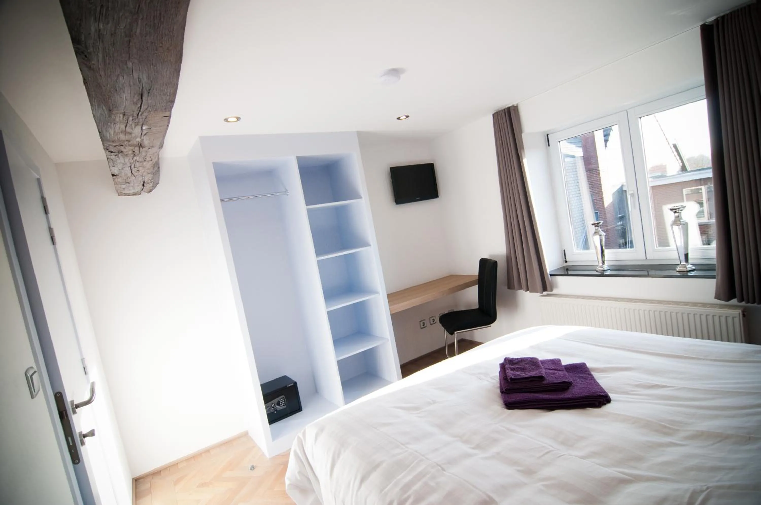 Bedroom, Bed in Apartment De Maasnacht