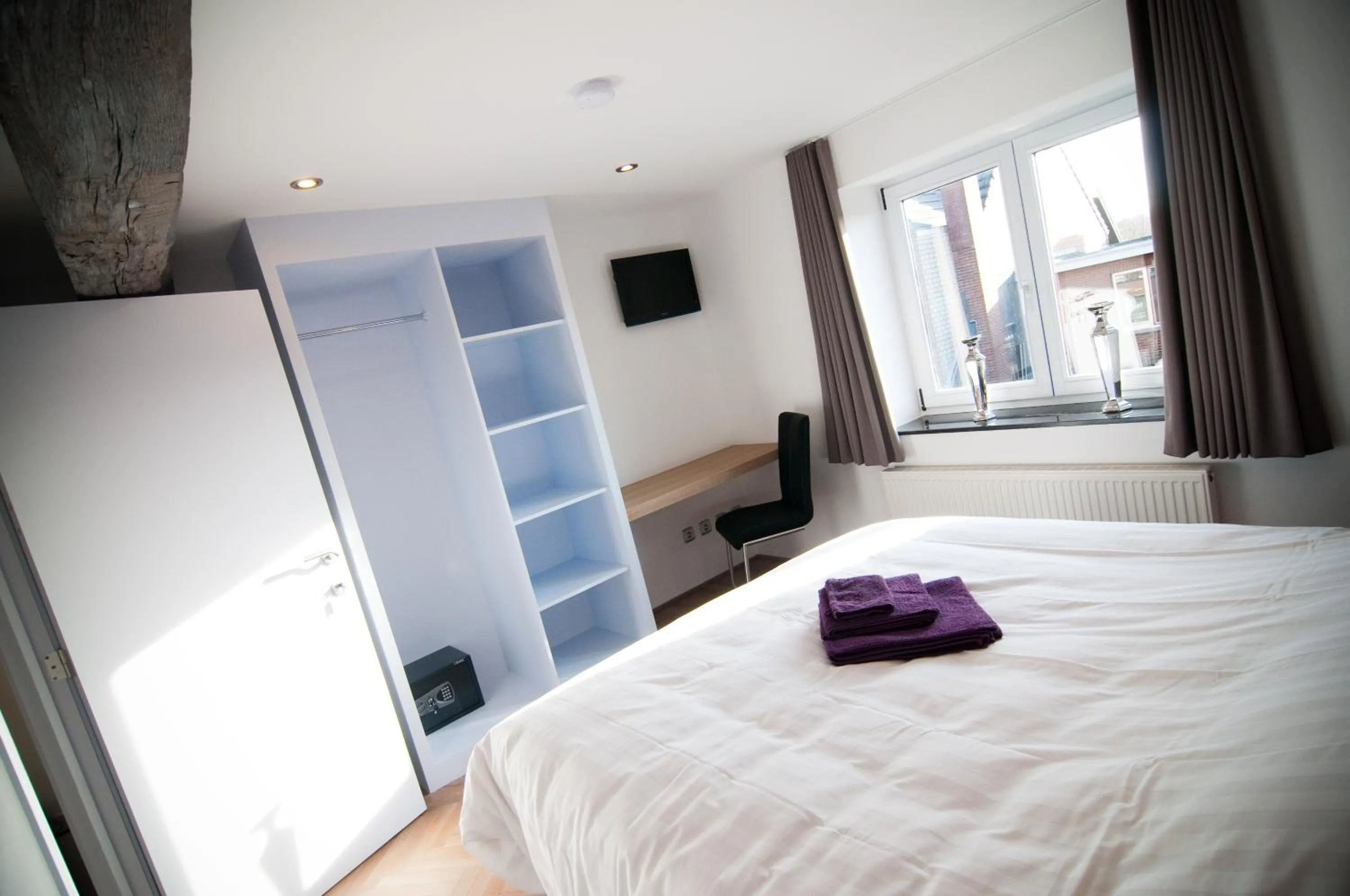 Bedroom, Bed in Apartment De Maasnacht