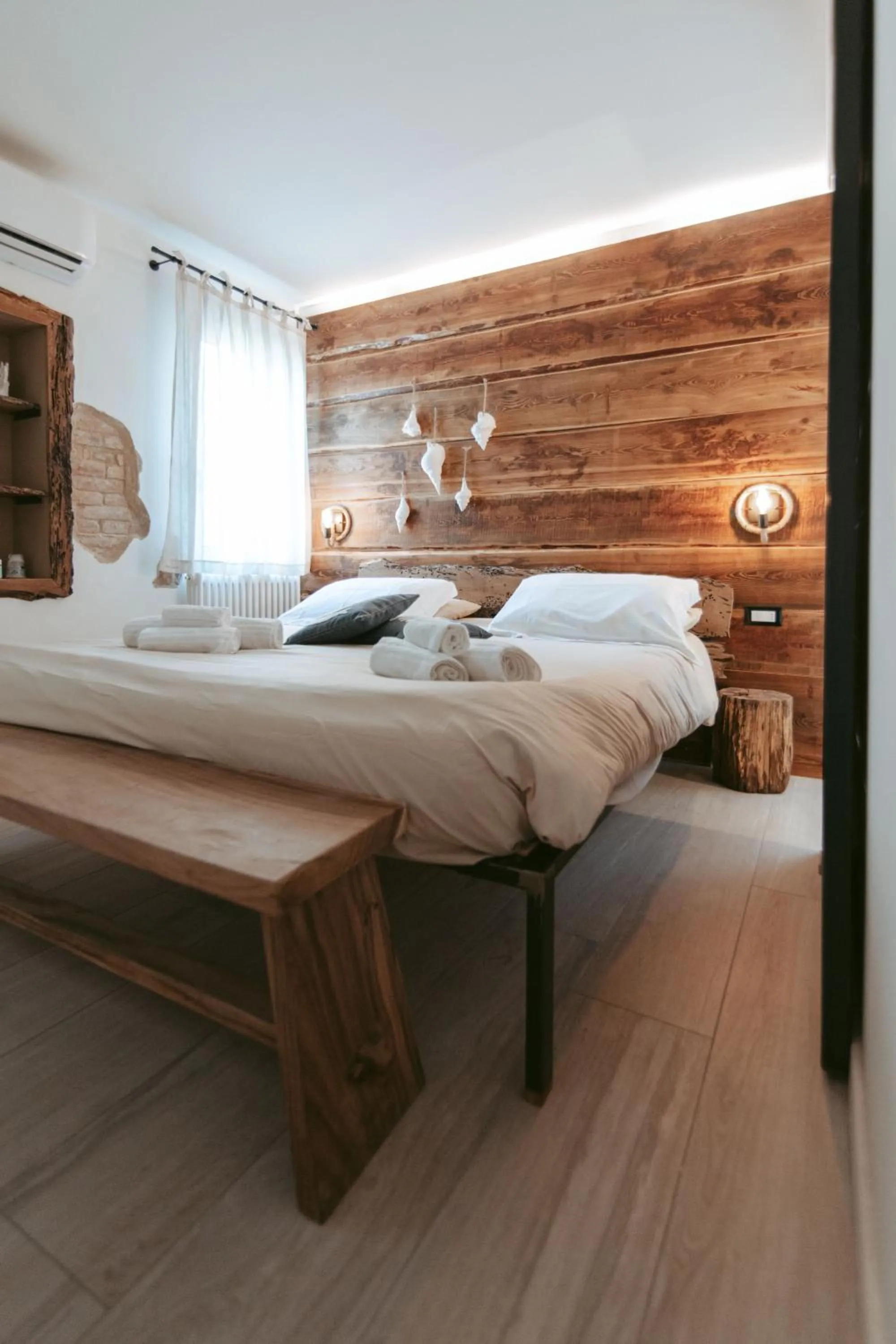 Bedroom, Bed in Laguna Suite B&B