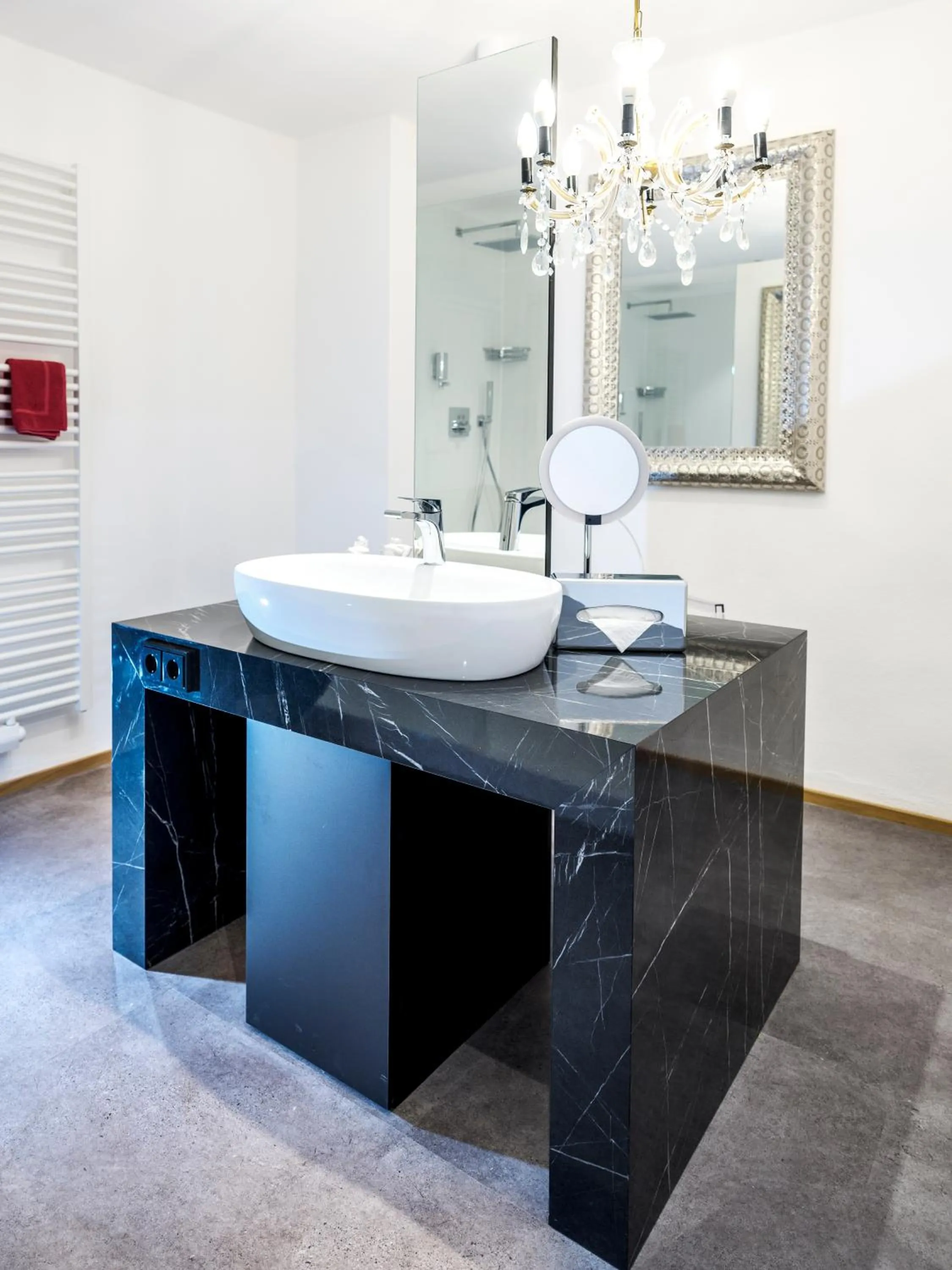 Bathroom in Hotel Post