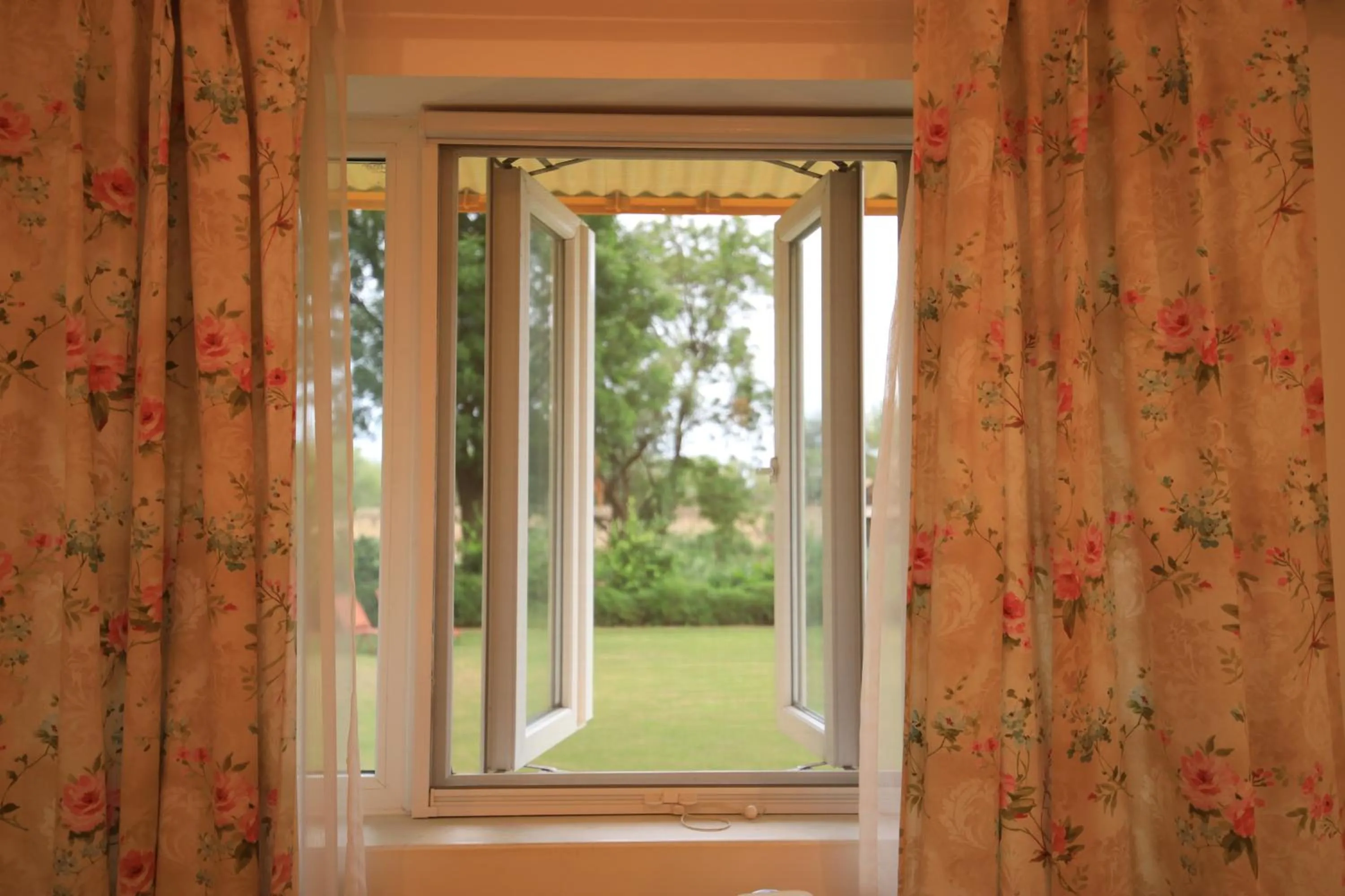 Roop Niwas Kothi, Near Mandawa