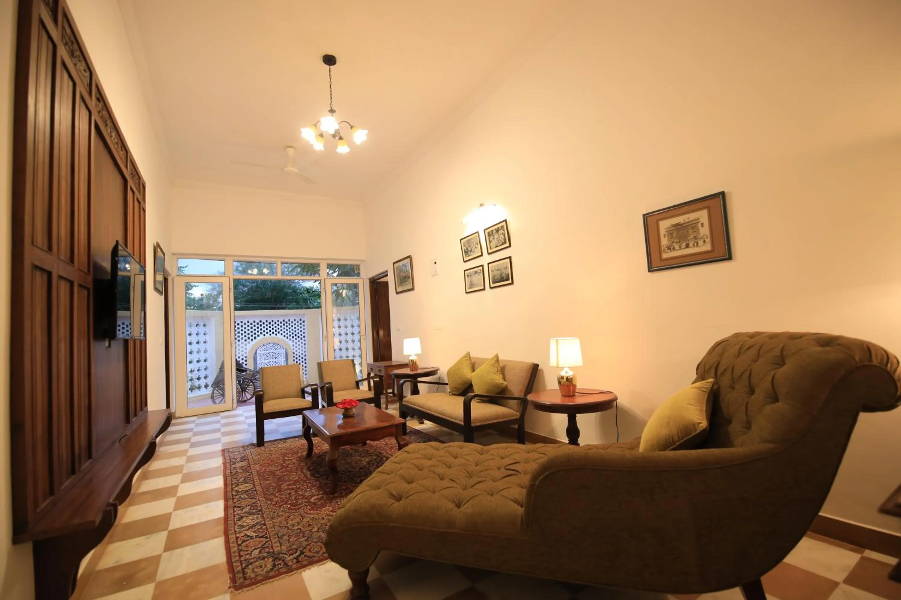 Roop Niwas Kothi, Near Mandawa