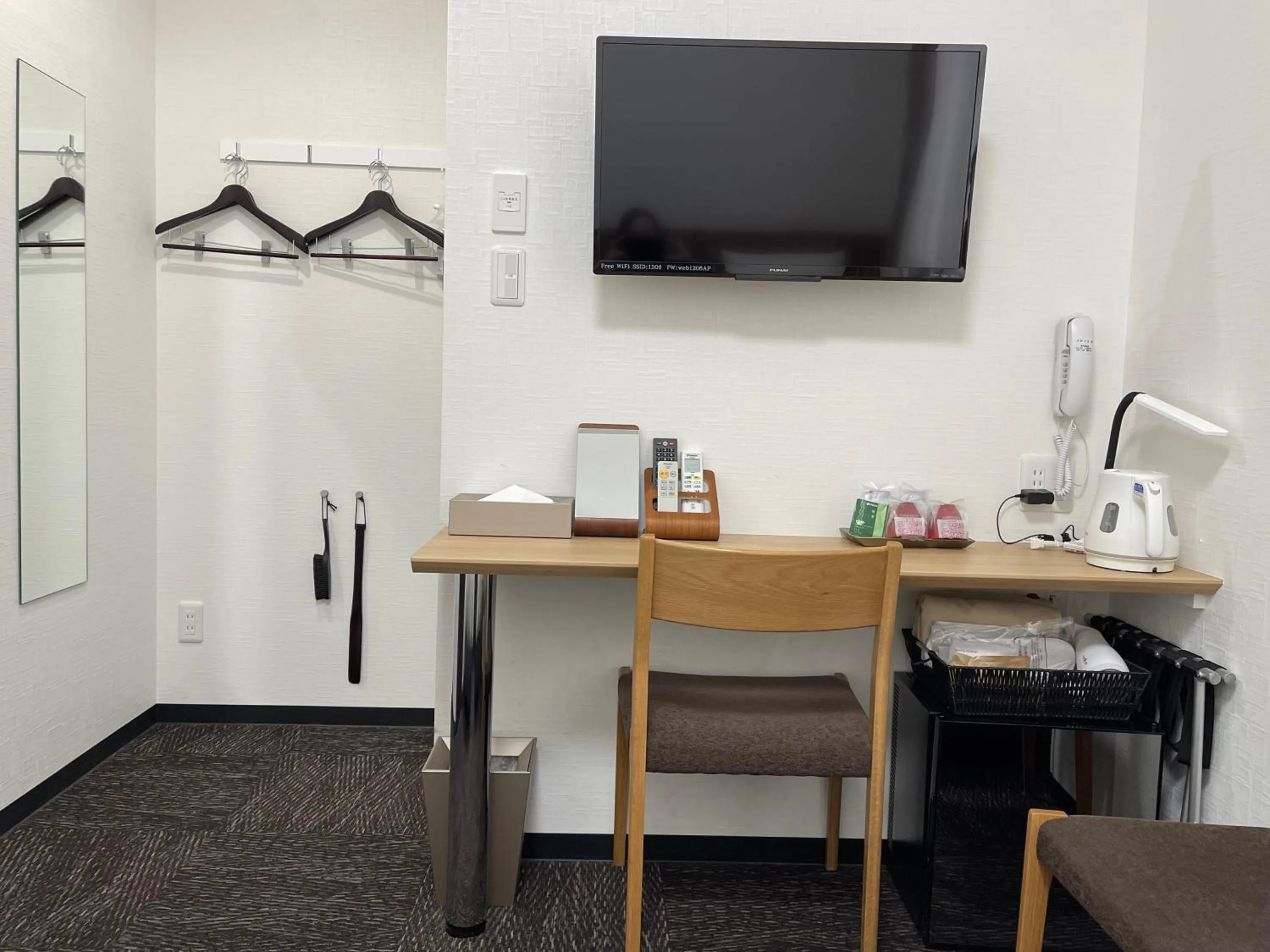 Photo of the whole room in Ueno Urban Hotel Annex