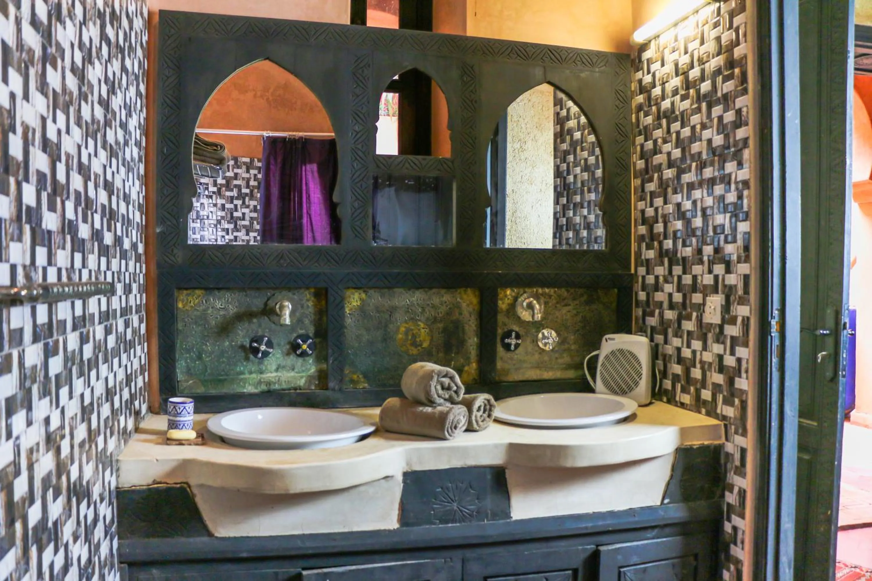 Bathroom in Riad Kasbah Omar
