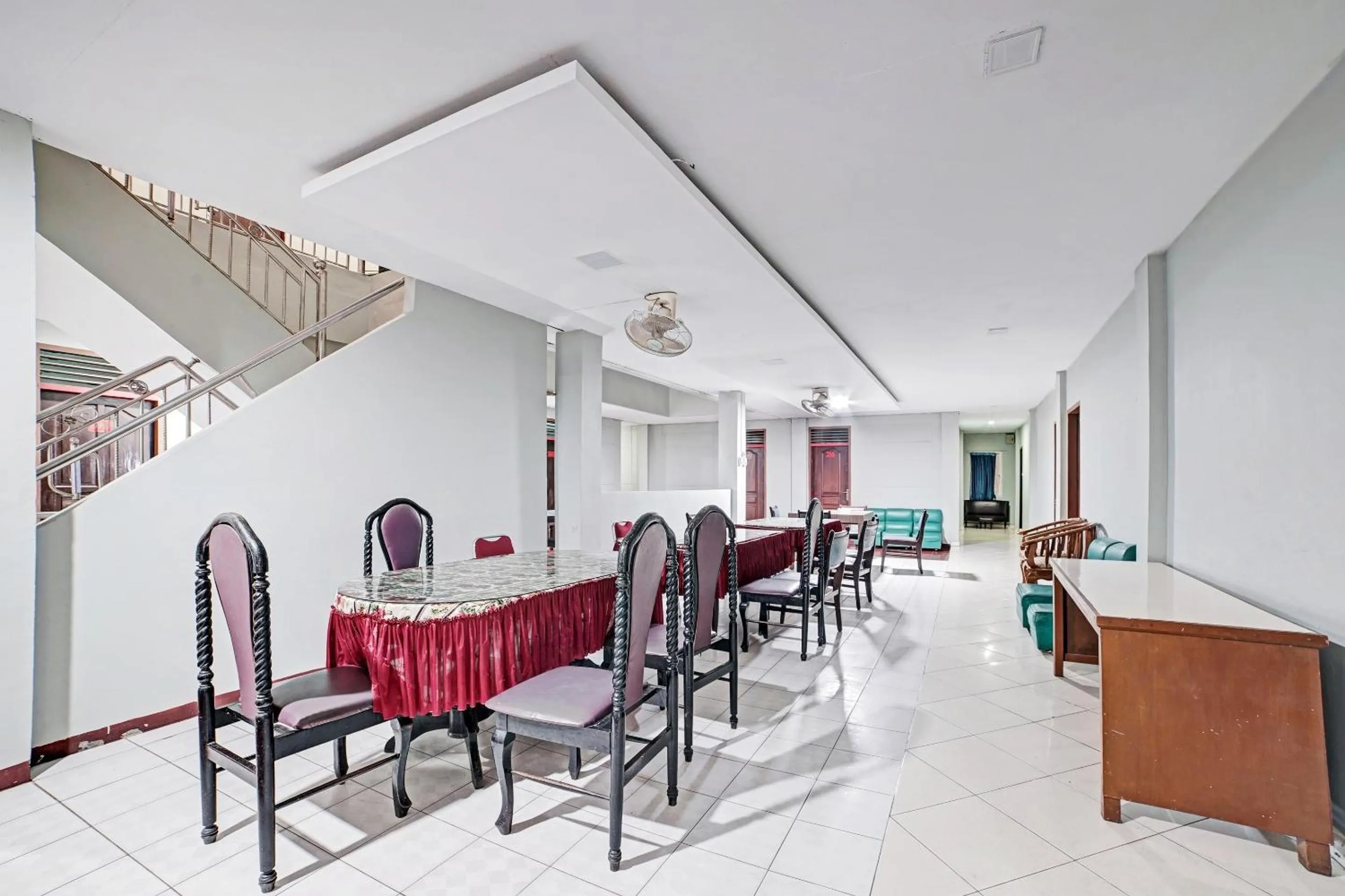 Lobby or reception in Hotel O Wisma Kuta Karang Baru