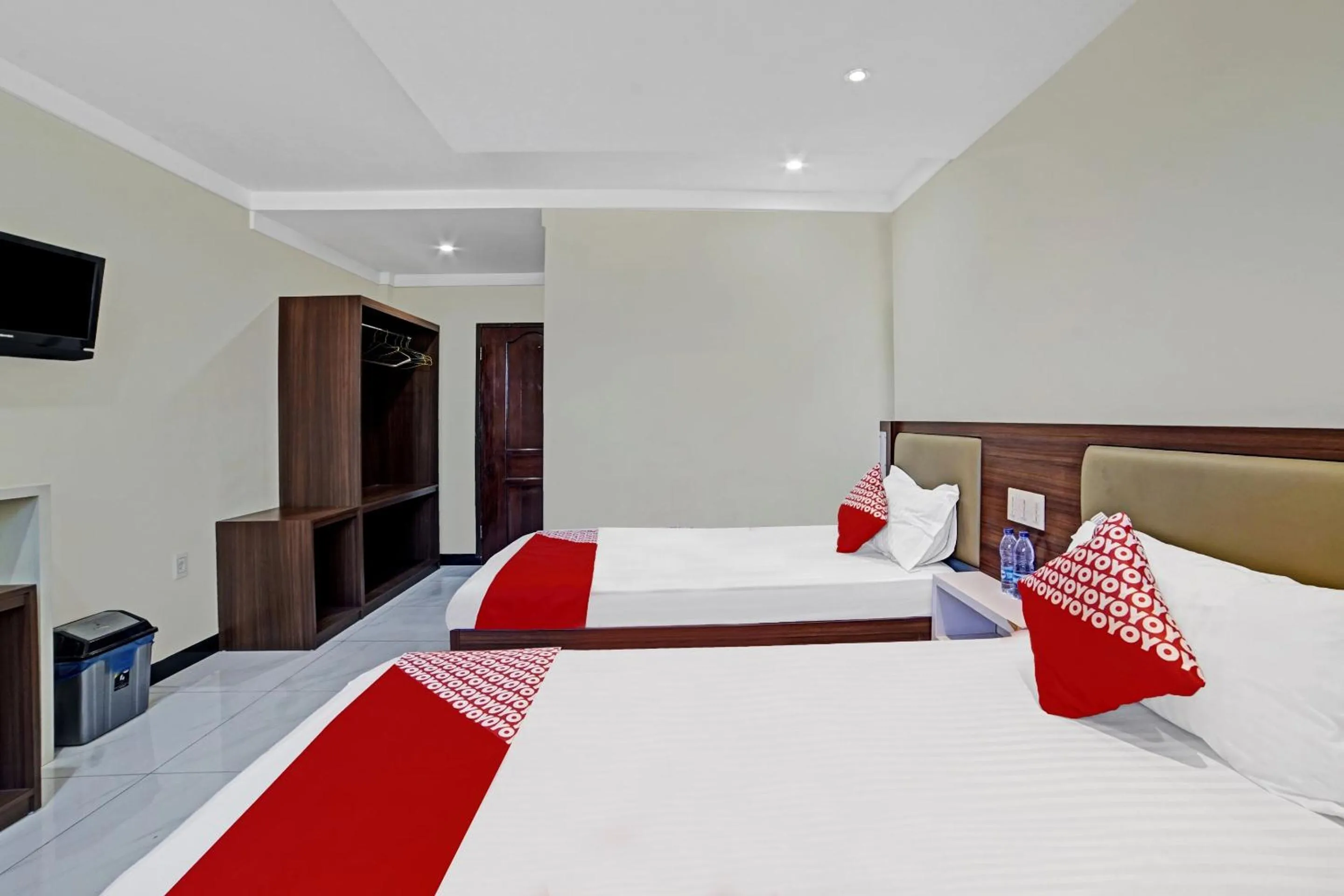 Bedroom, Bed in Hotel O Wisma Kuta Karang Baru