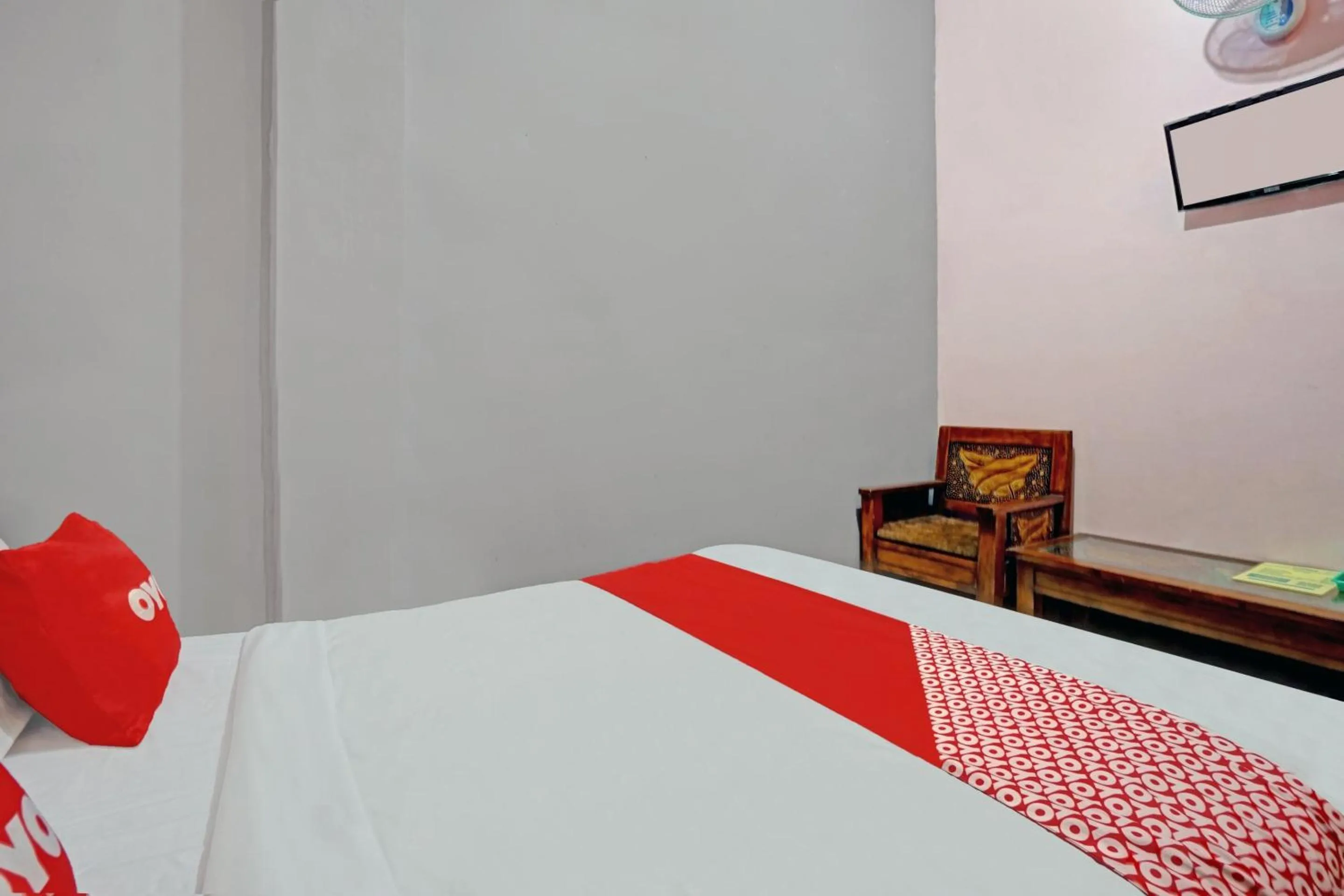 Bedroom, Bed in Hotel O Harwin Homestay