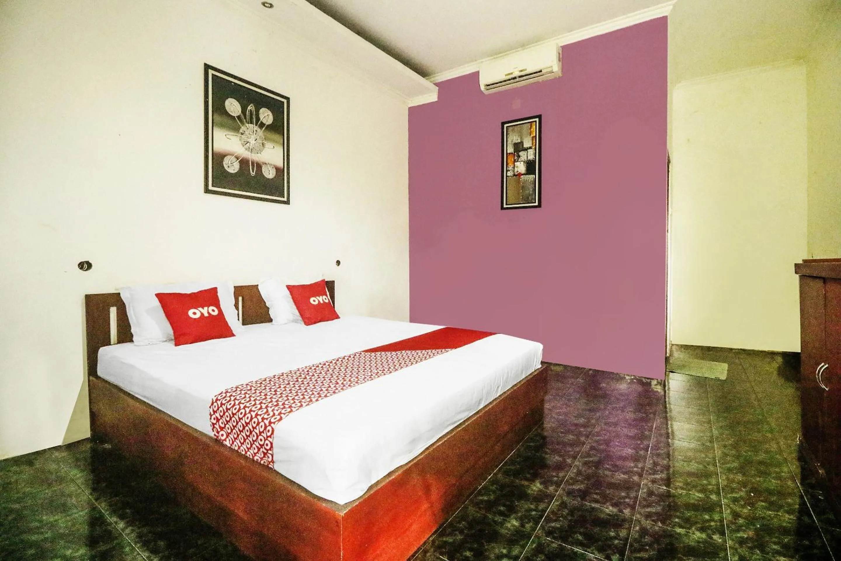 Bedroom, Bed in Hotel O Nyi Rindang Near Puskesmas Jekan Raya