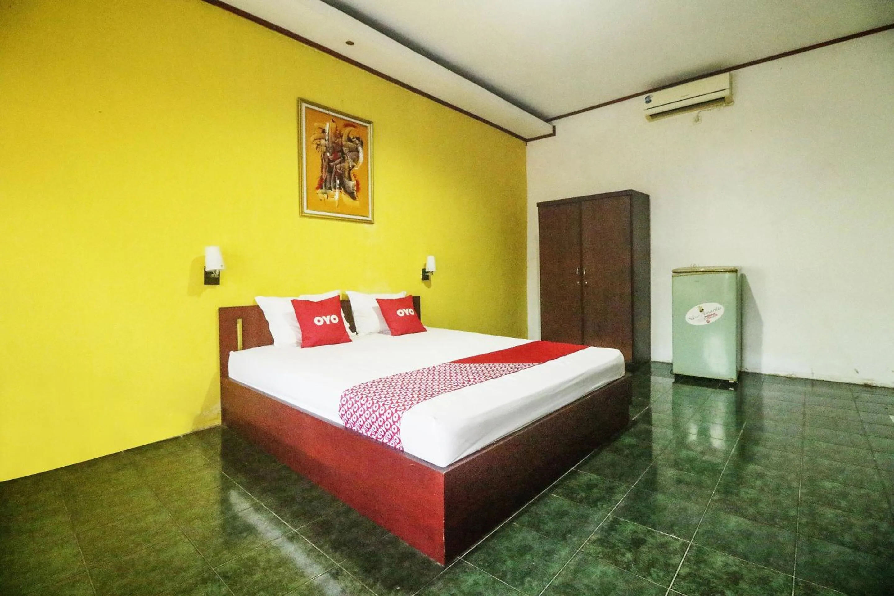 Bedroom, Bed in Hotel O Nyi Rindang Near Puskesmas Jekan Raya