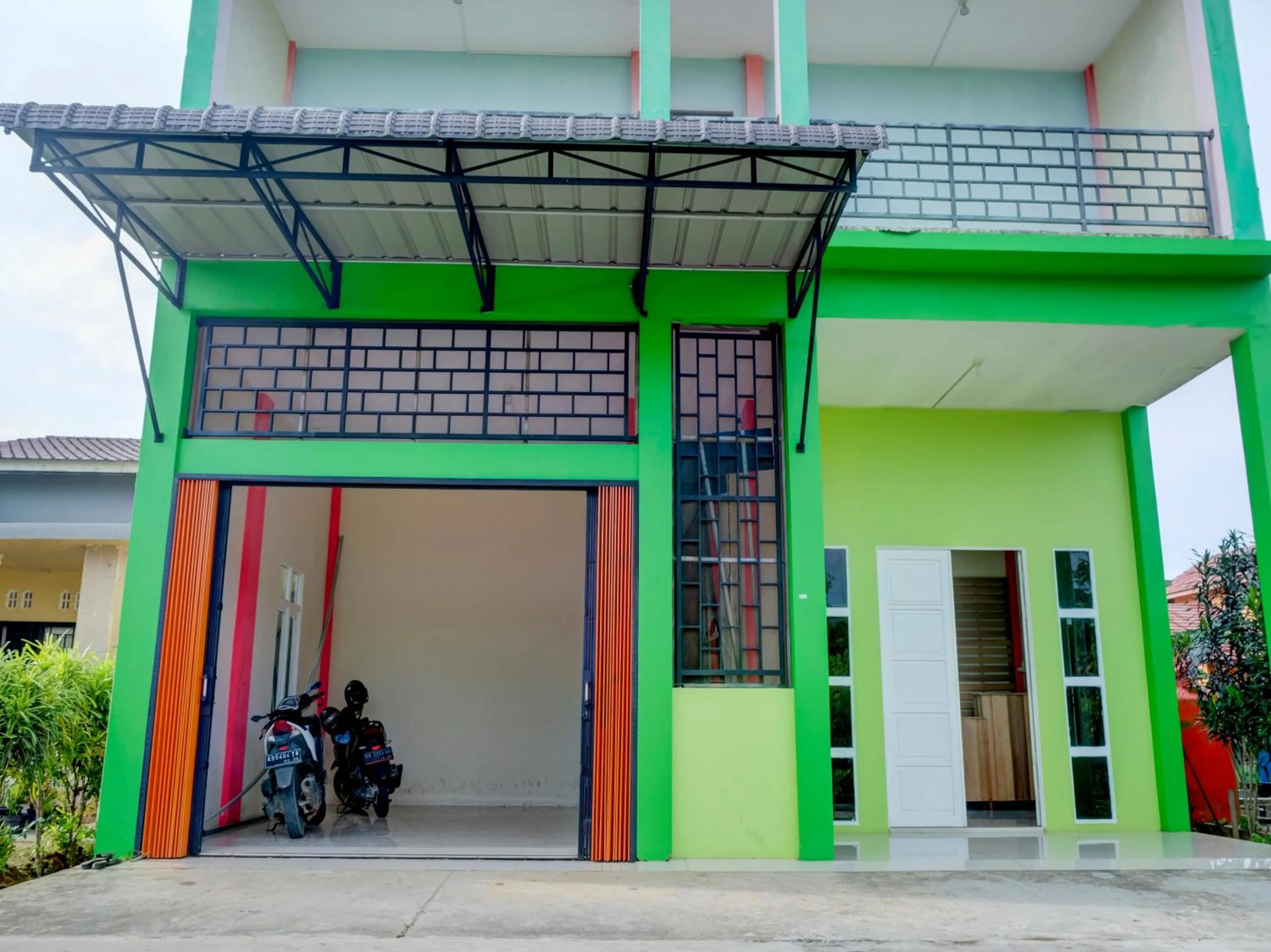 Facade/entrance in OYO 90491 Durian Homestay