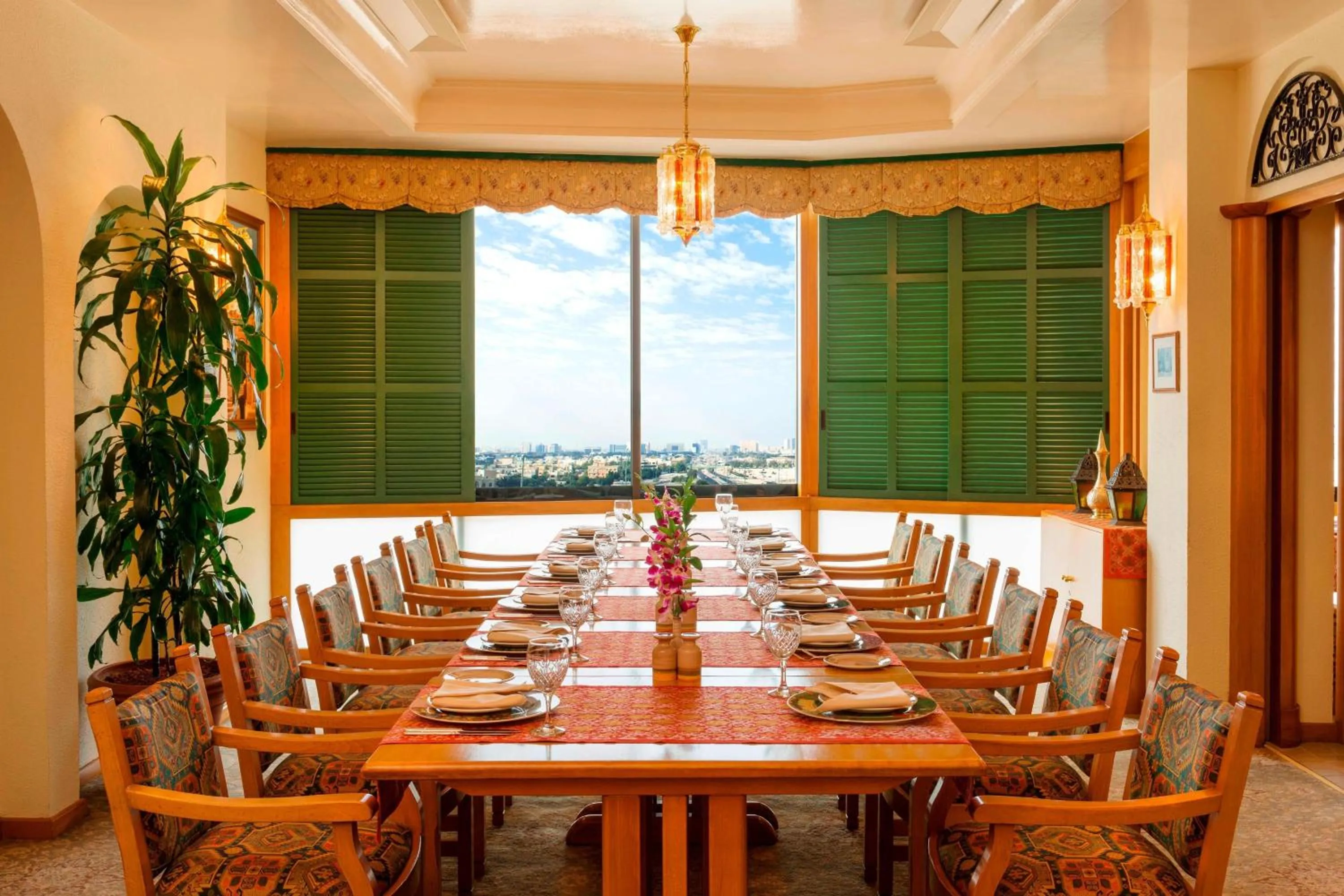 Restaurant/places to eat in Sheraton Kuwait, a Luxury Collection Hotel, Kuwait City