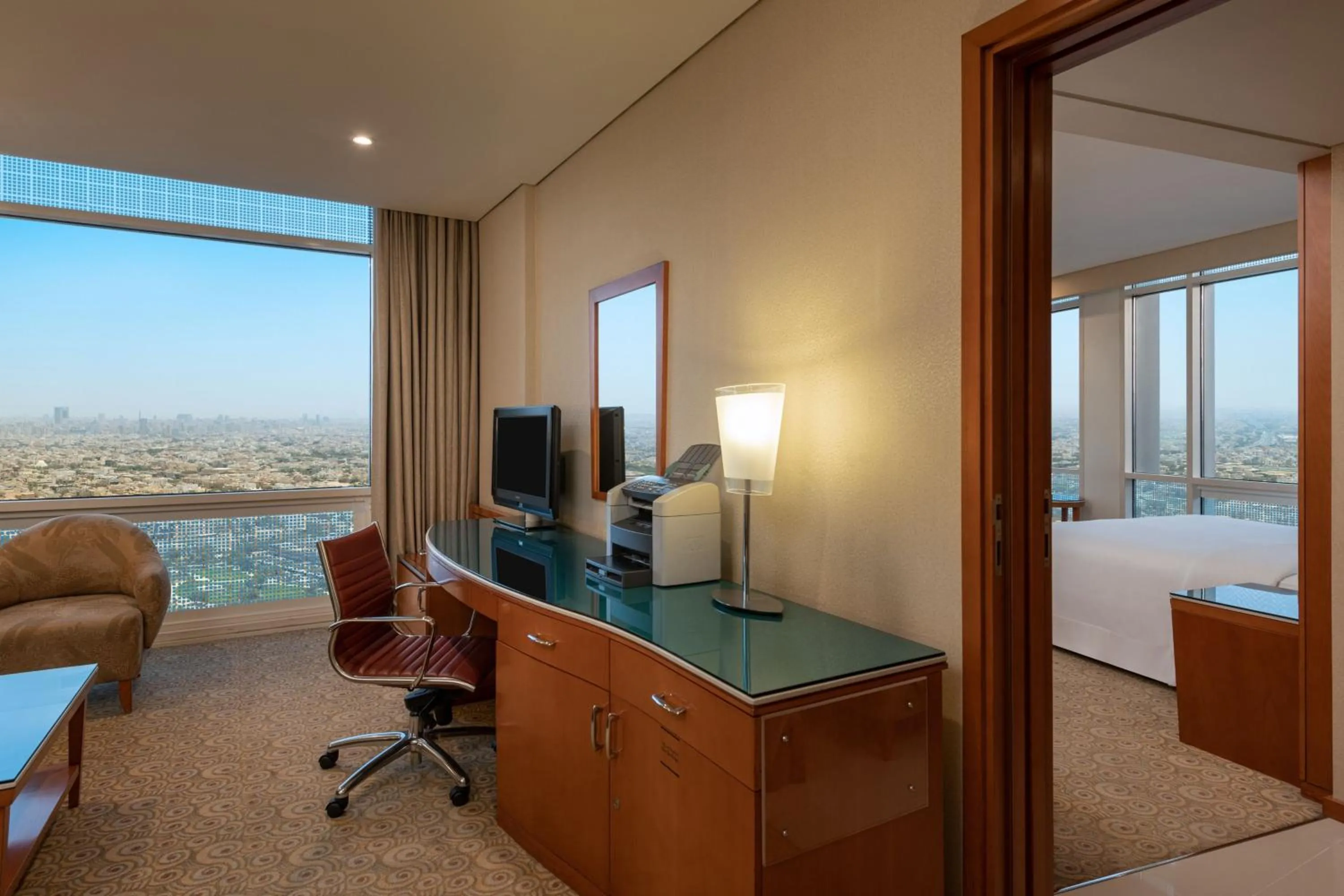 Bedroom, Bed in Four Points By Sheraton Kuwait