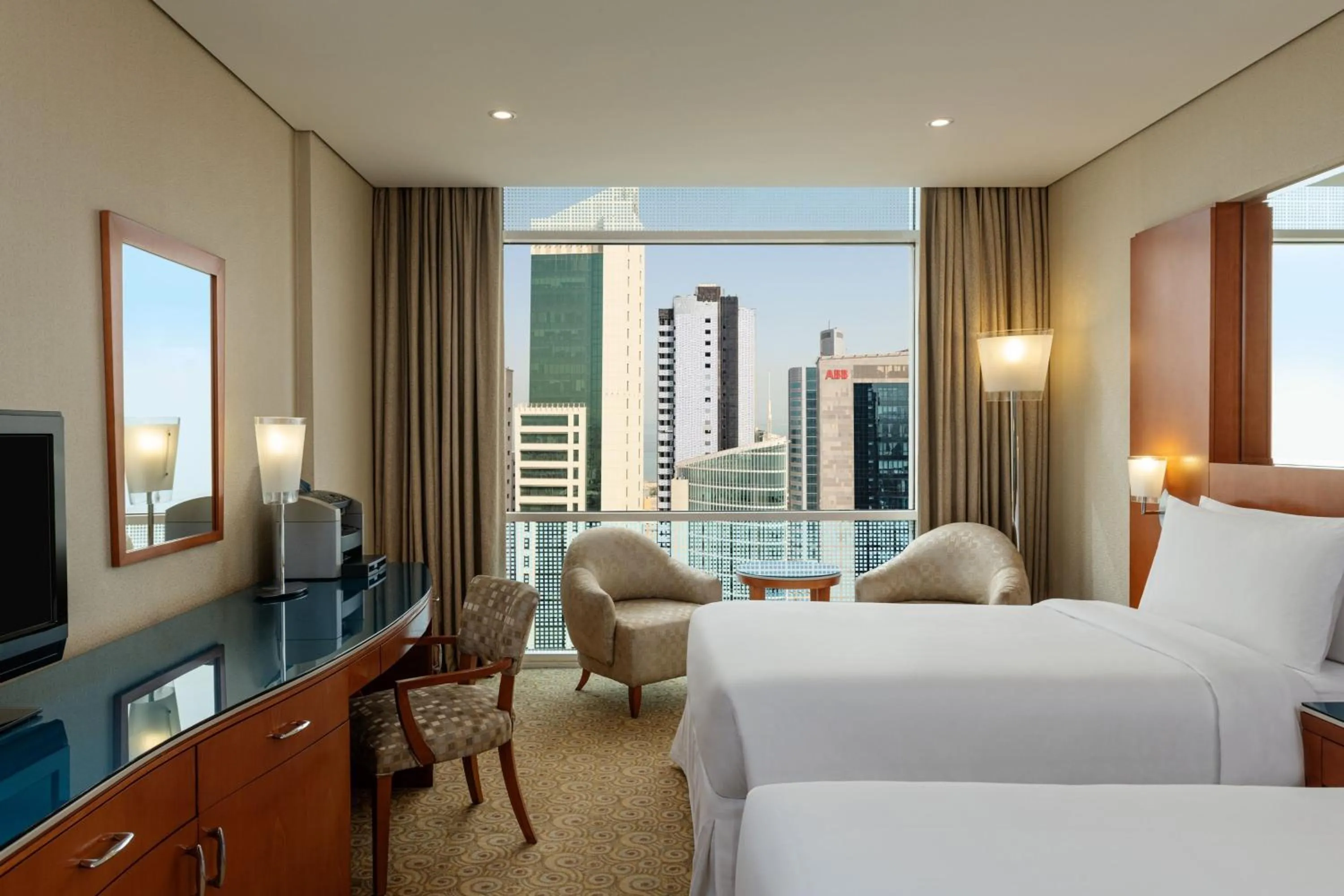 Bedroom, Bed in Four Points By Sheraton Kuwait