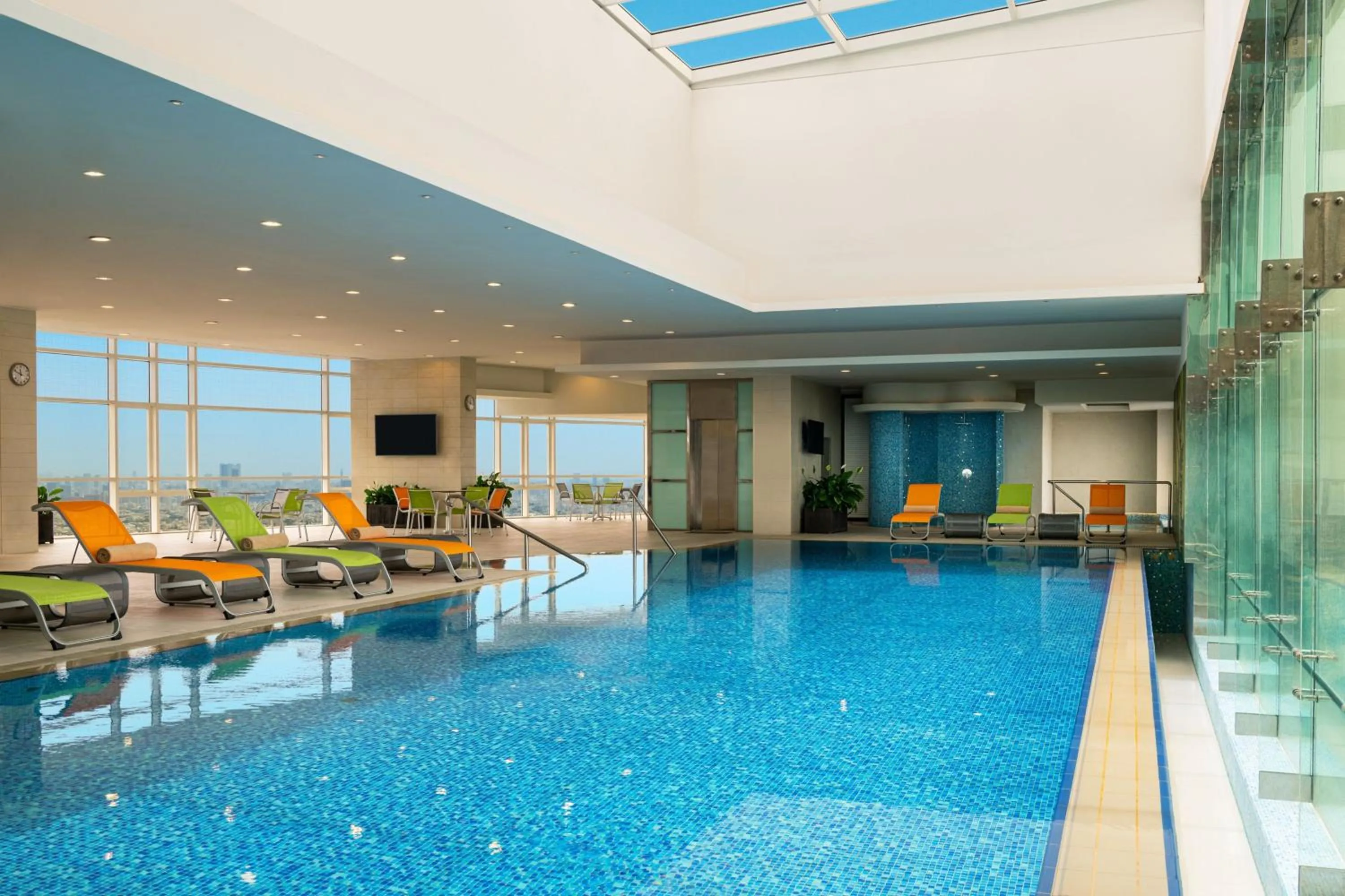 Swimming pool in Four Points By Sheraton Kuwait