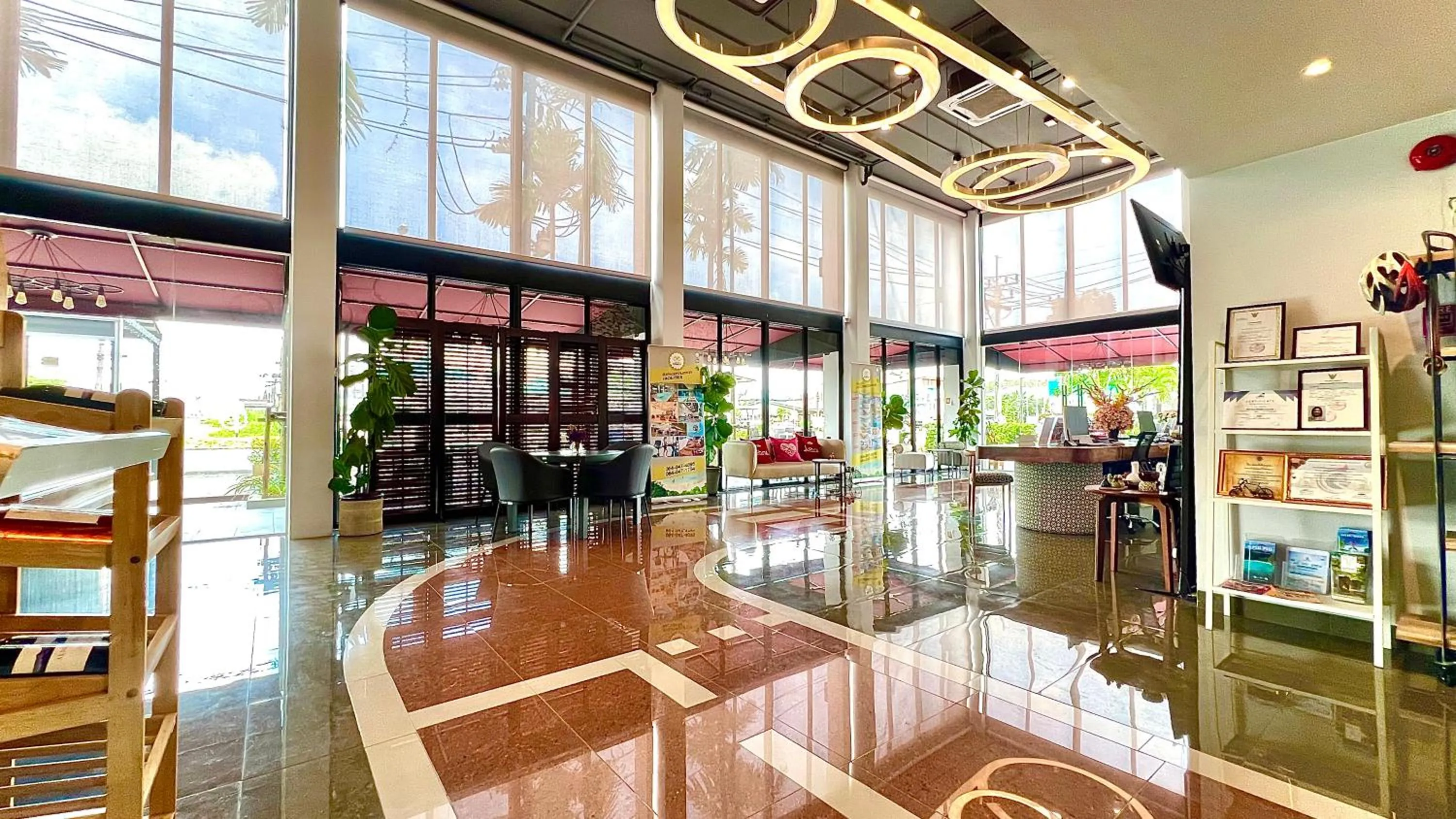 Restaurant/places to eat in Tour De Phuket Hotel - SHA Plus