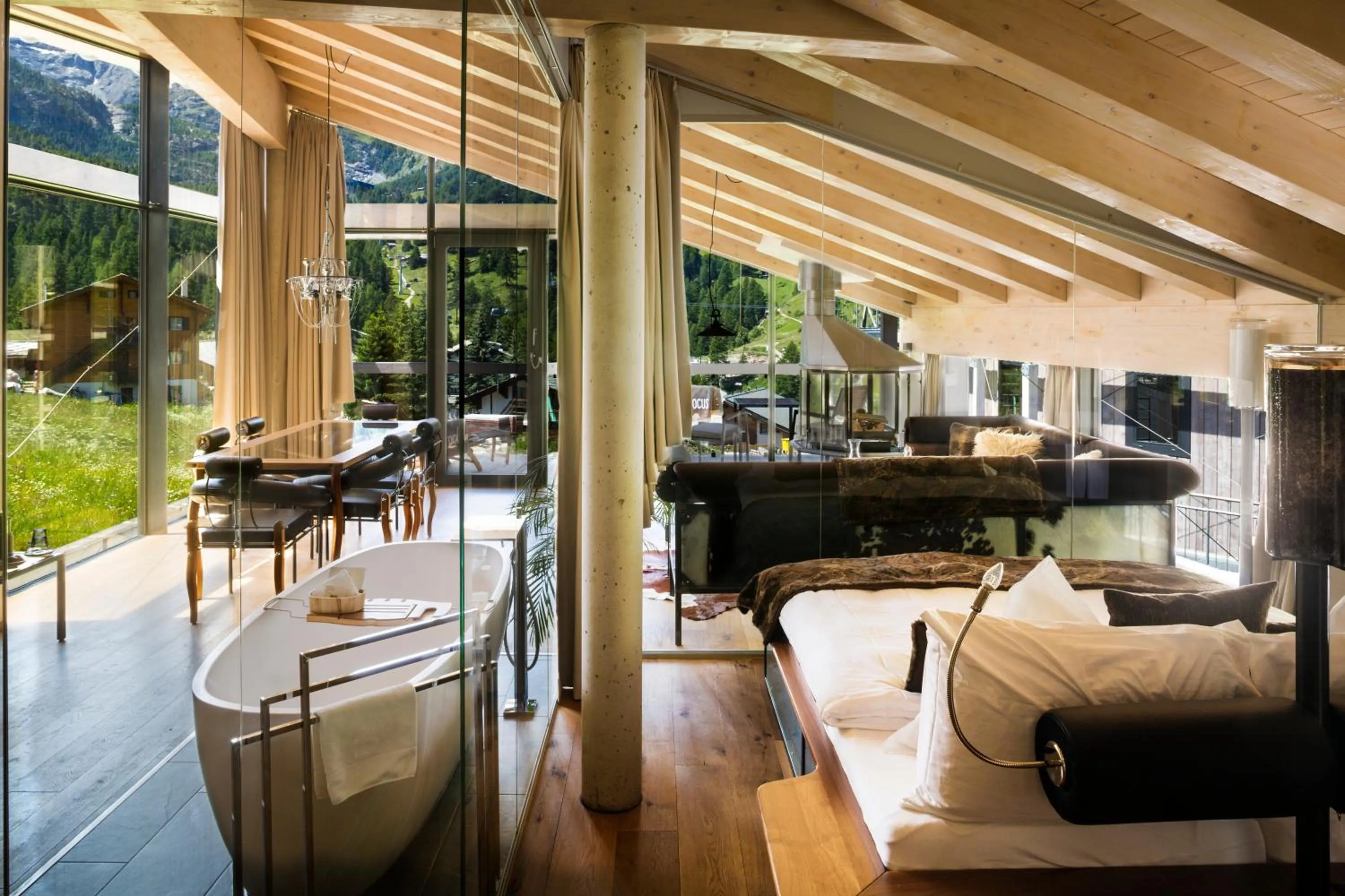 Photo of the whole room in Matterhorn FOCUS Design Hotel