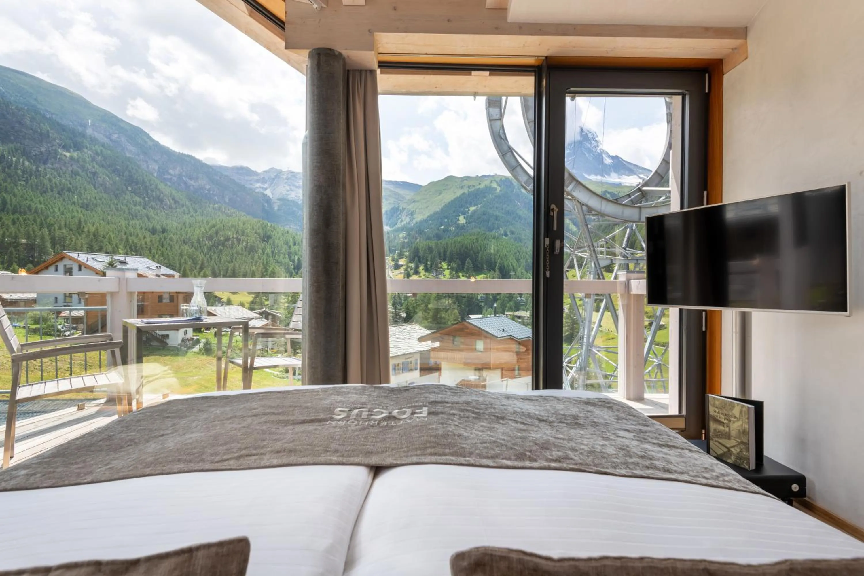 View (from property/room), Bed in Matterhorn FOCUS Design Hotel