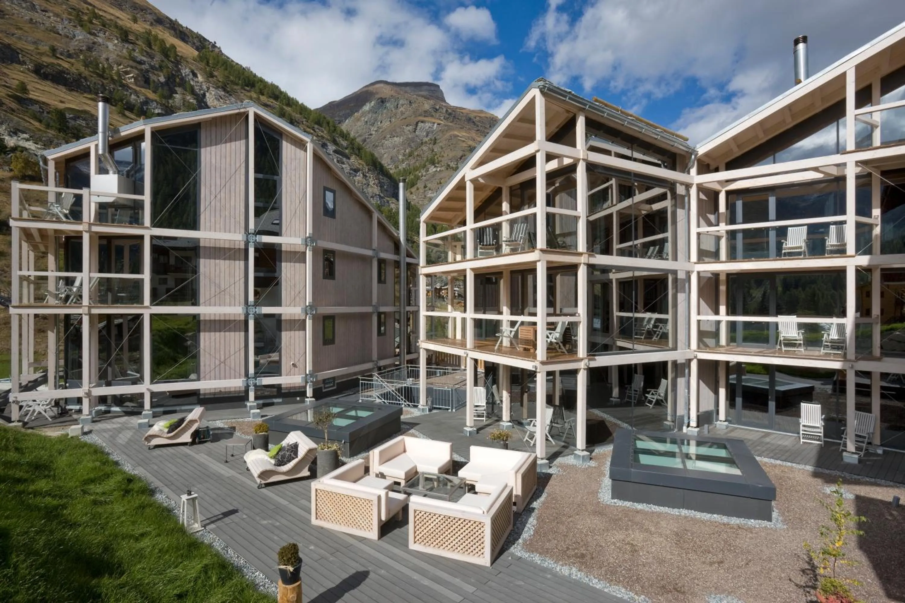 Facade/entrance in Matterhorn FOCUS Design Hotel
