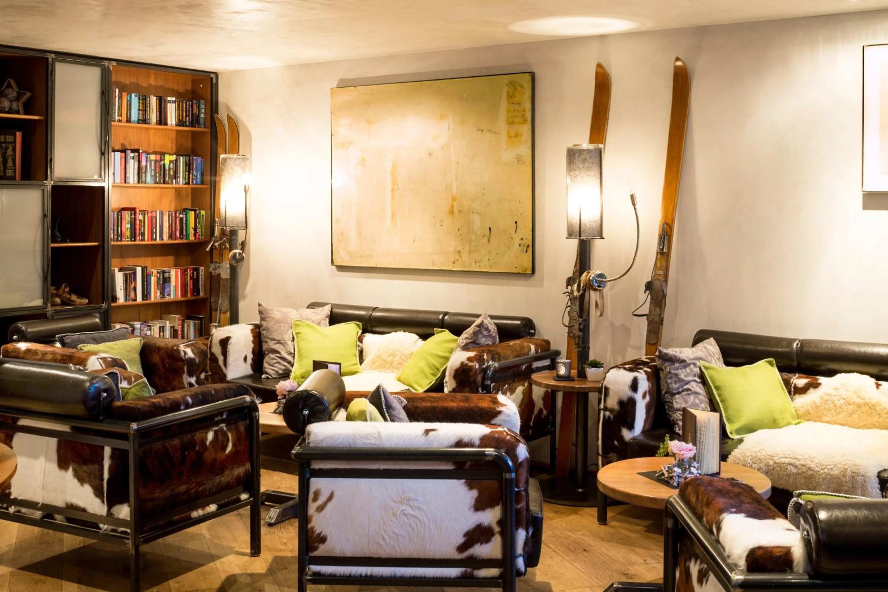 Library in Matterhorn FOCUS Design Hotel