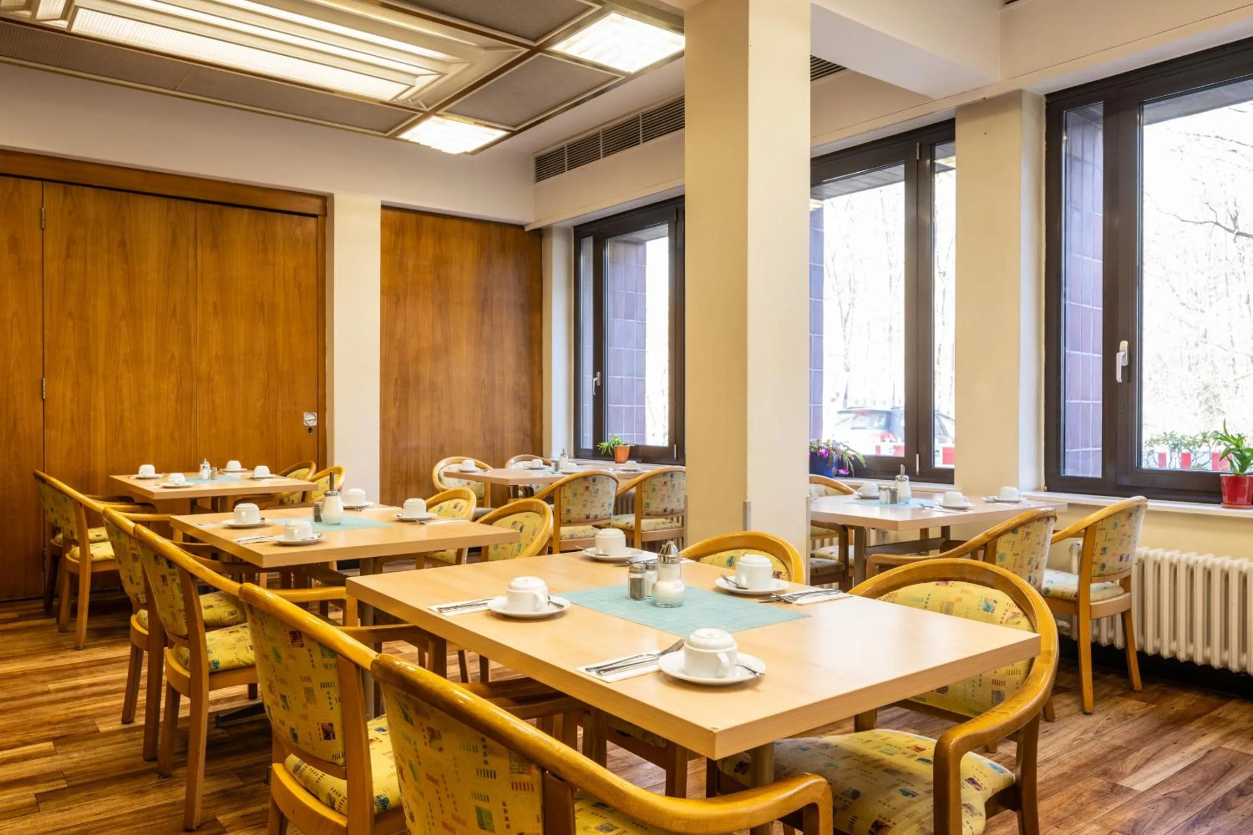Restaurant/places to eat in Hotel Grunewald