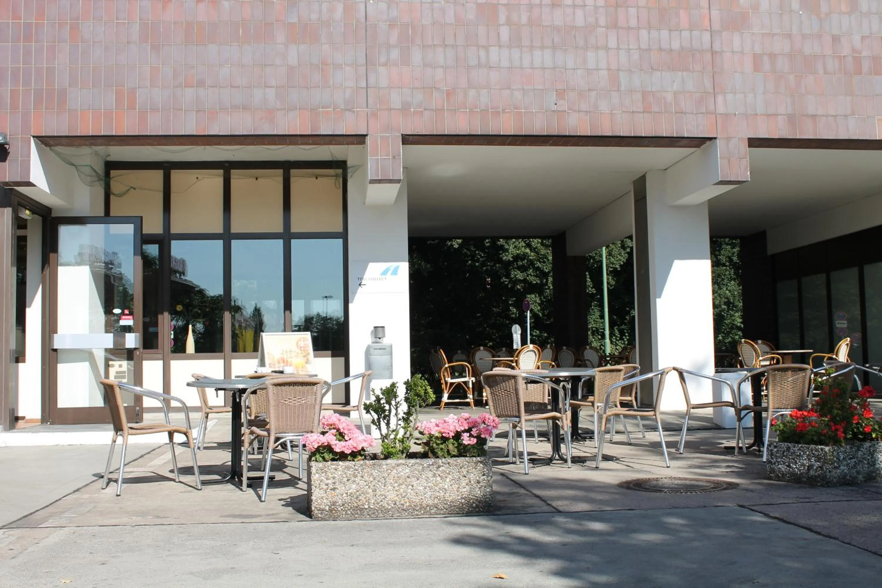 Facade/entrance in Hotel Grunewald
