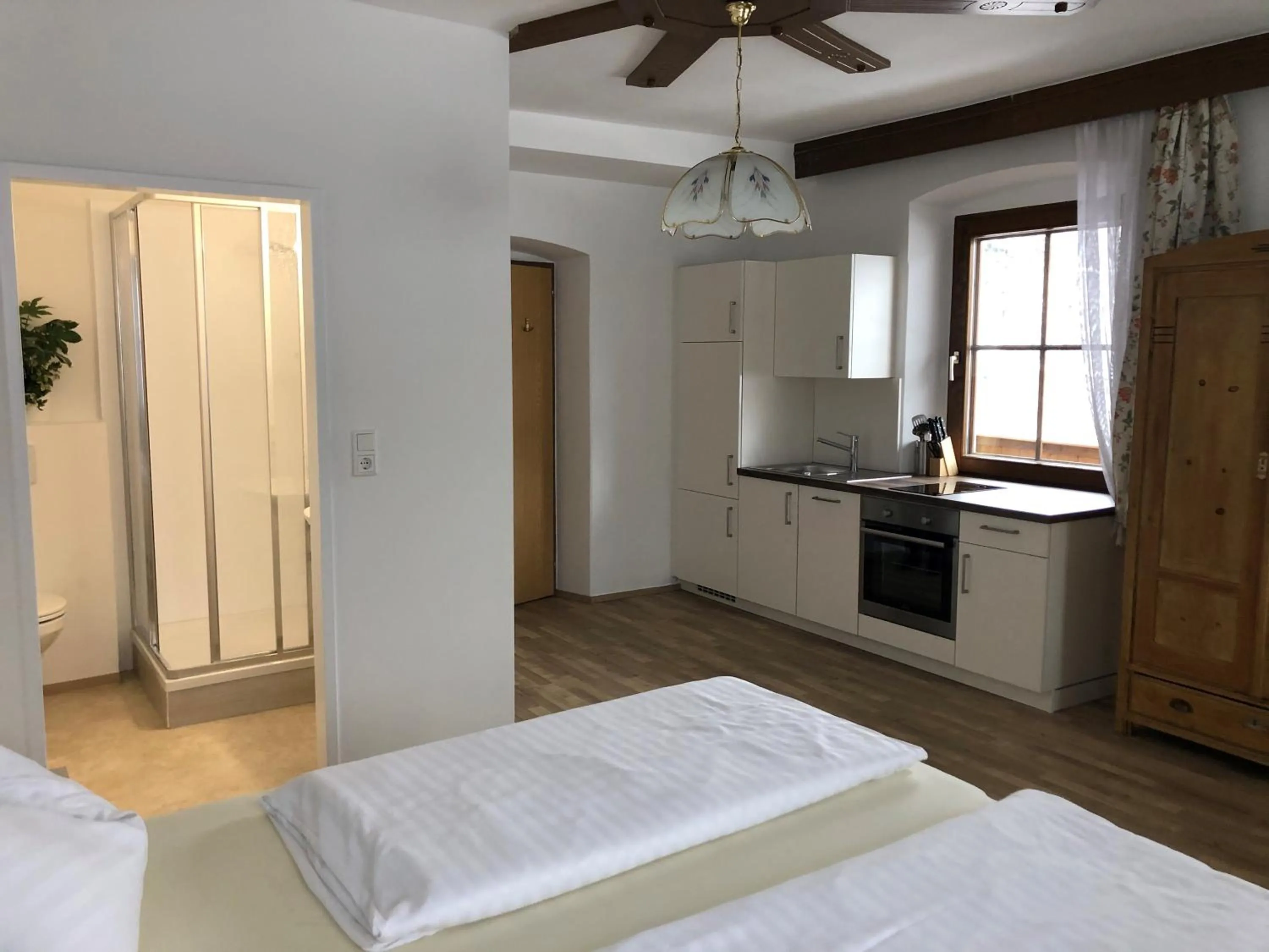 Photo of the whole room in Egerbach Appartements