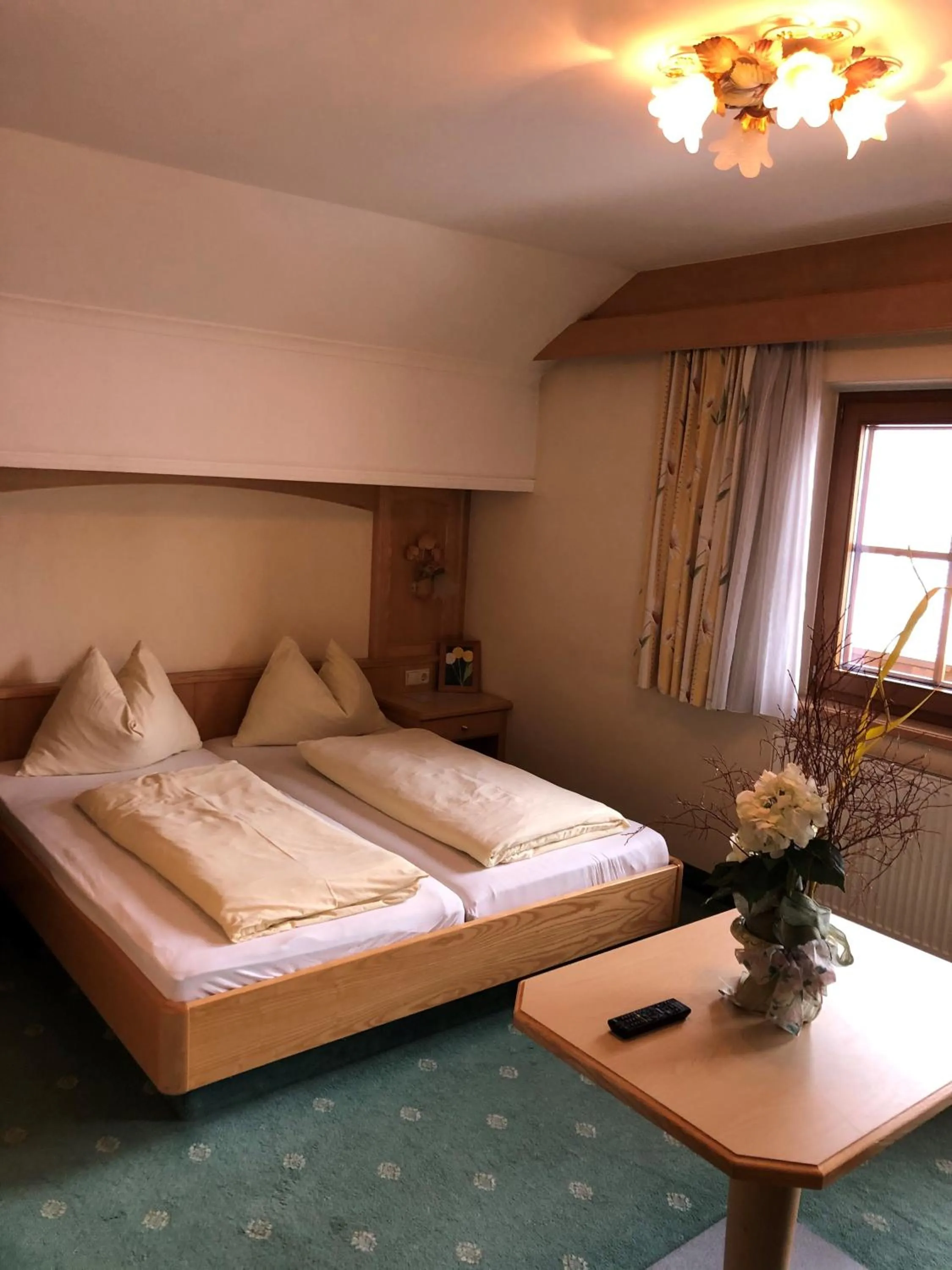 Photo of the whole room in Egerbach Appartements