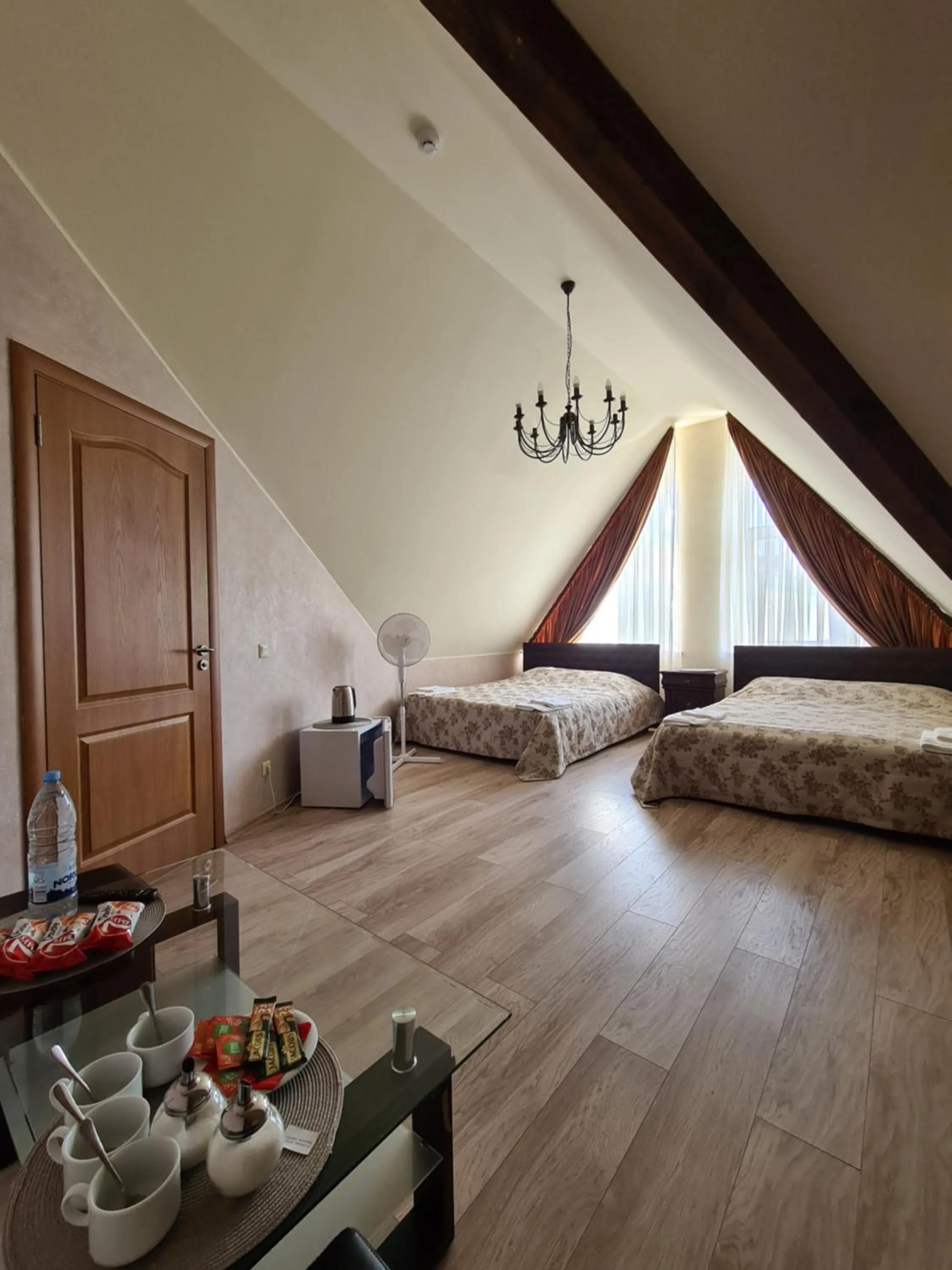 Photo of the whole room, Bed in Meldynas