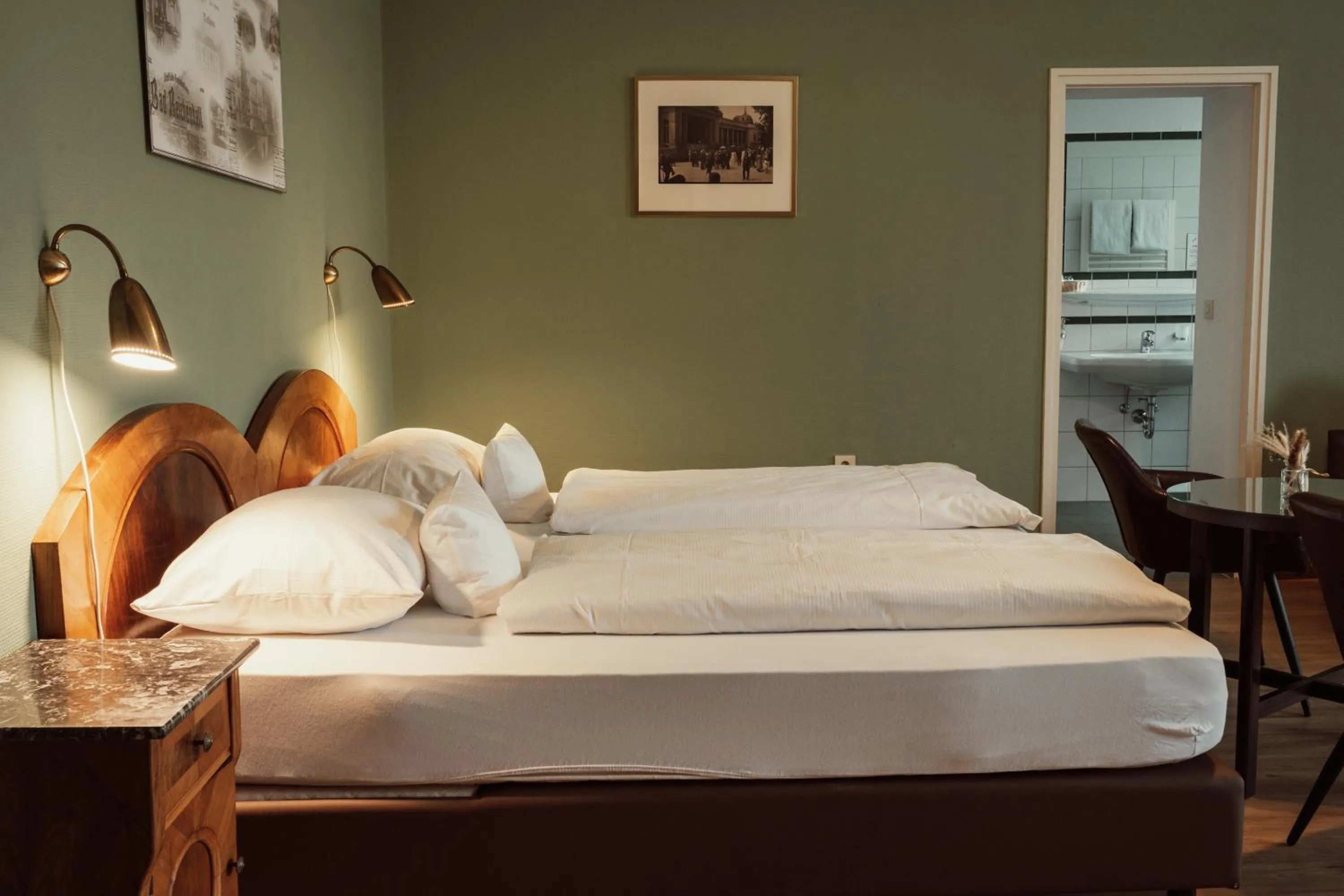 Bedroom, Bed in Alpenstadthotels