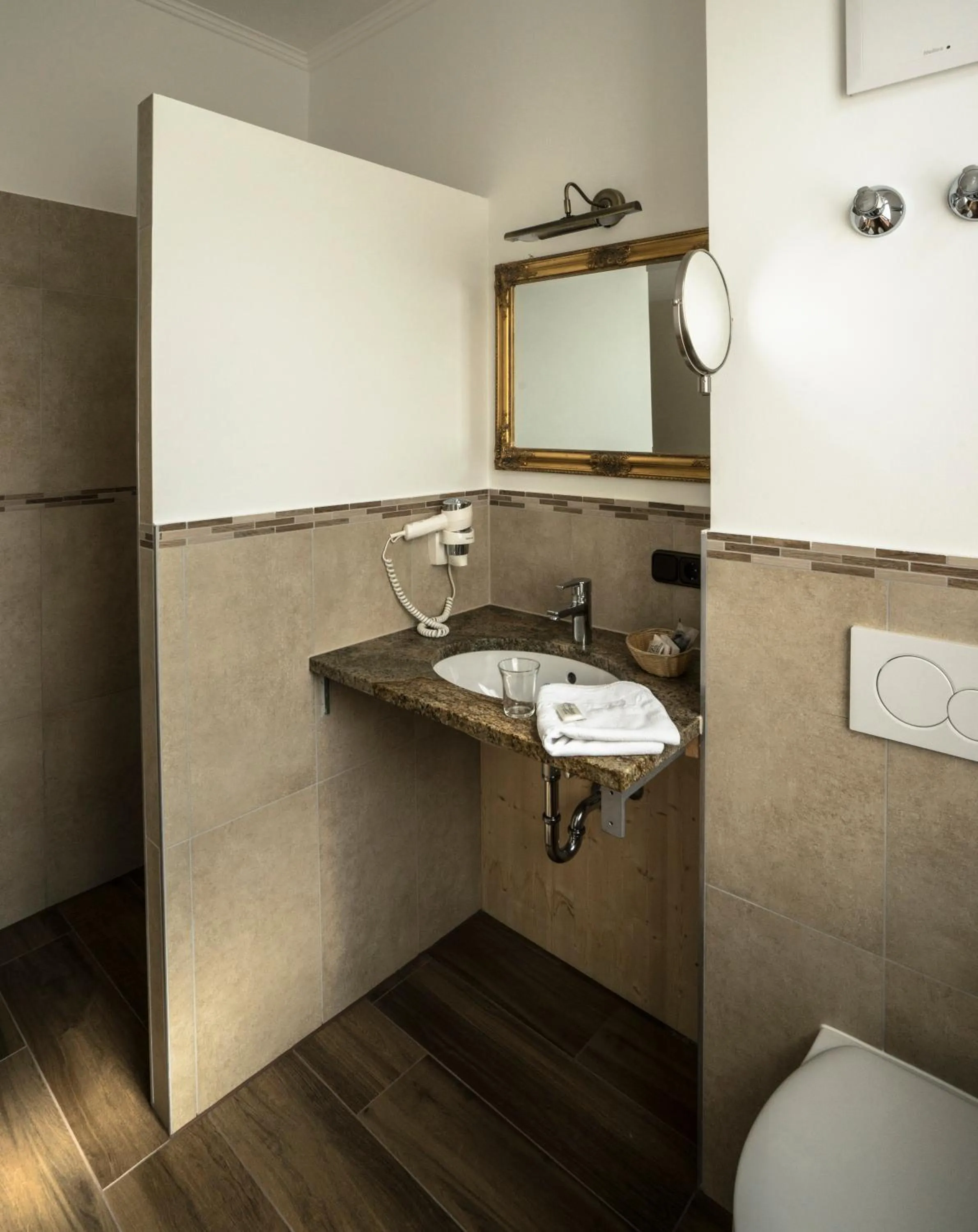 Bathroom in Alpenstadthotels