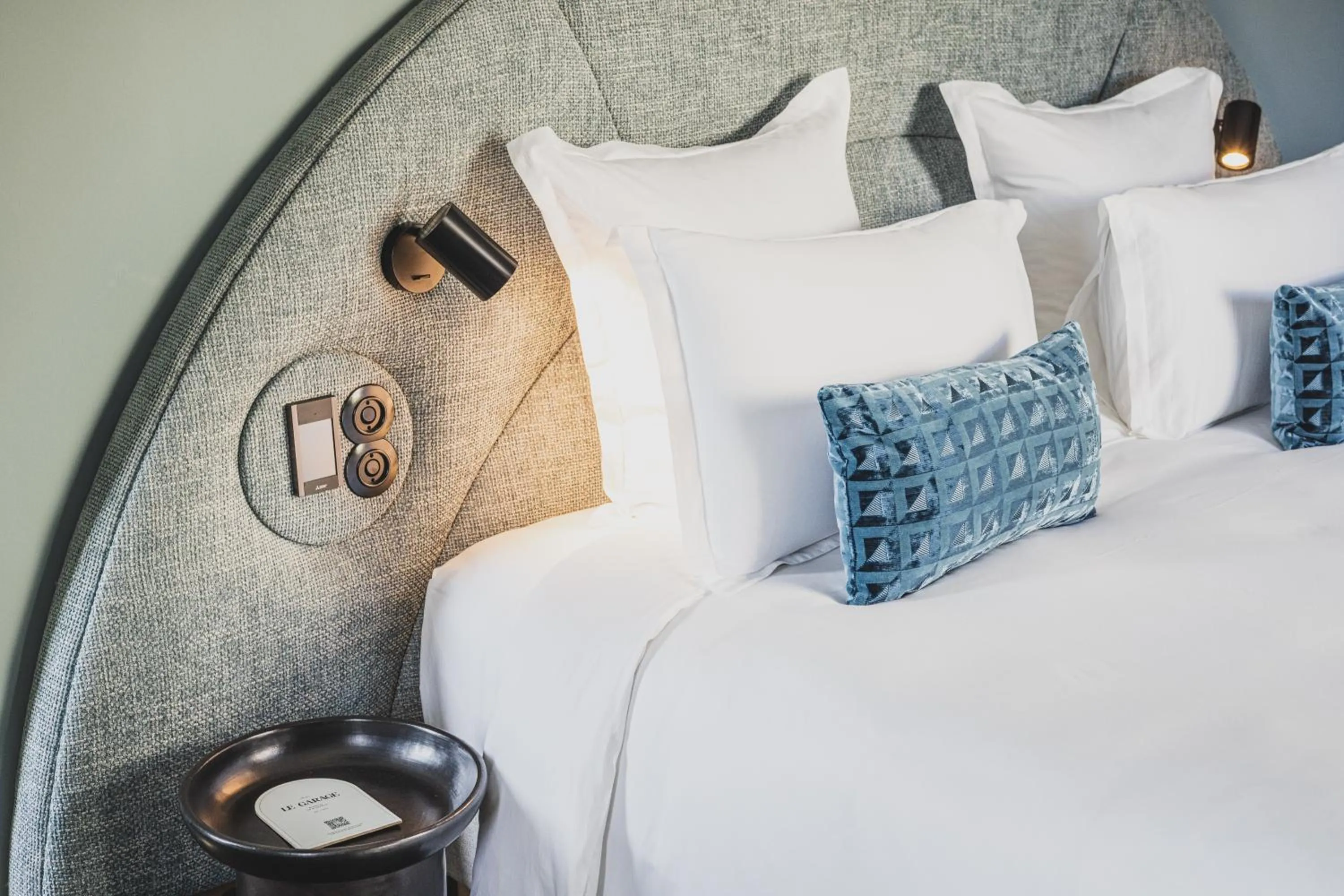 Bedroom, Bed in Le Garage Biarritz Hôtel