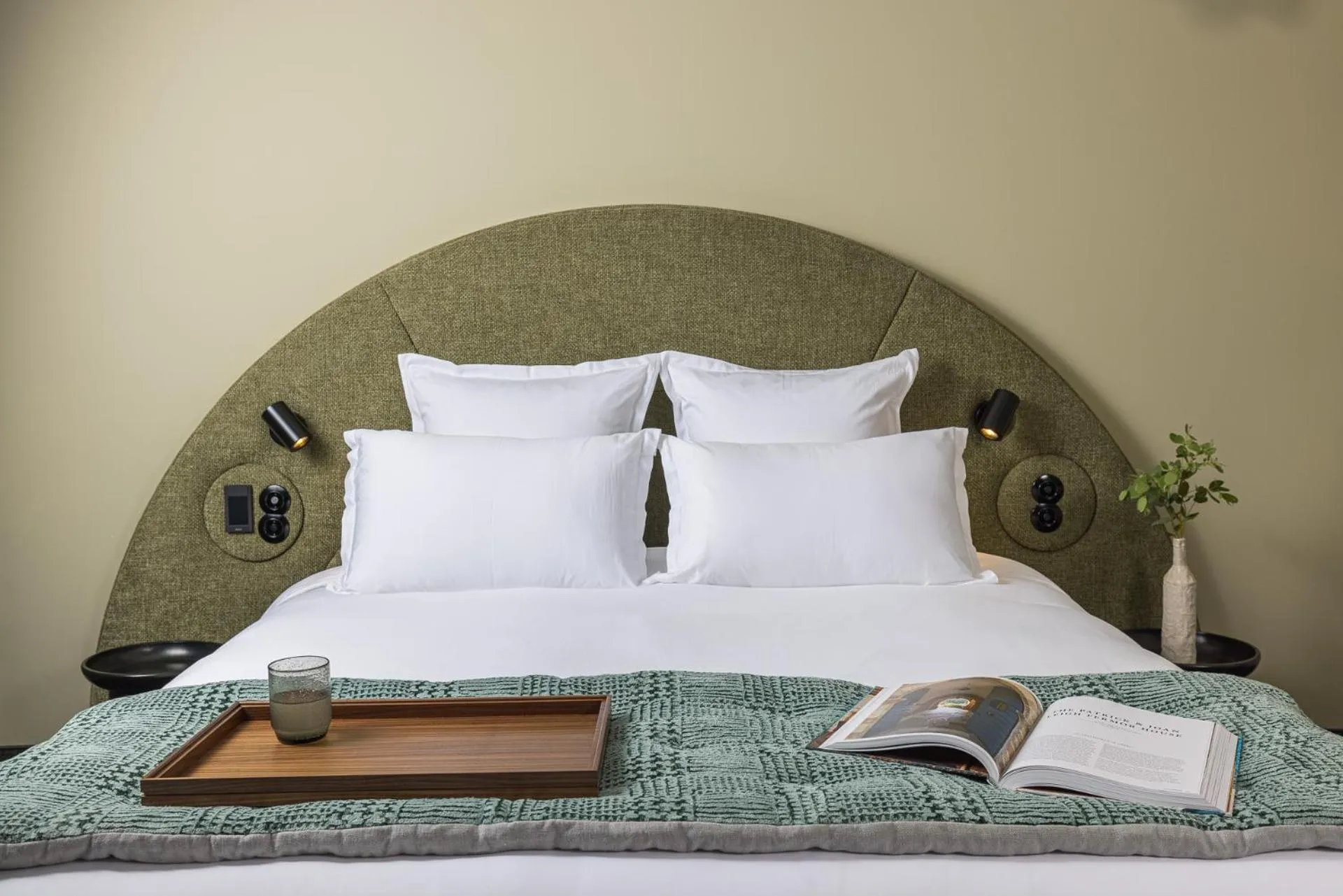 Bed in Le Garage Biarritz Hôtel