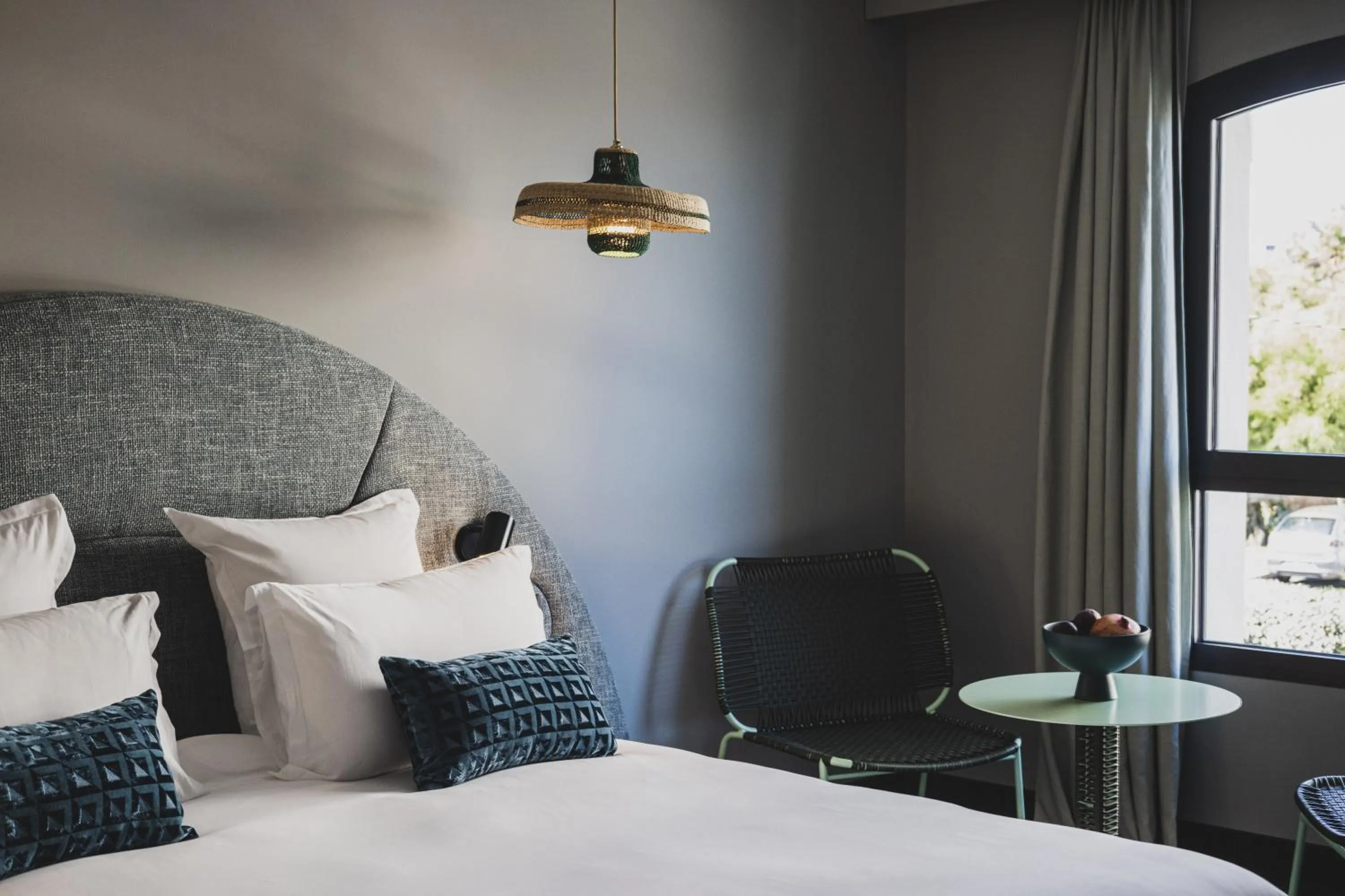 Bedroom, Bed in Le Garage Biarritz Hôtel