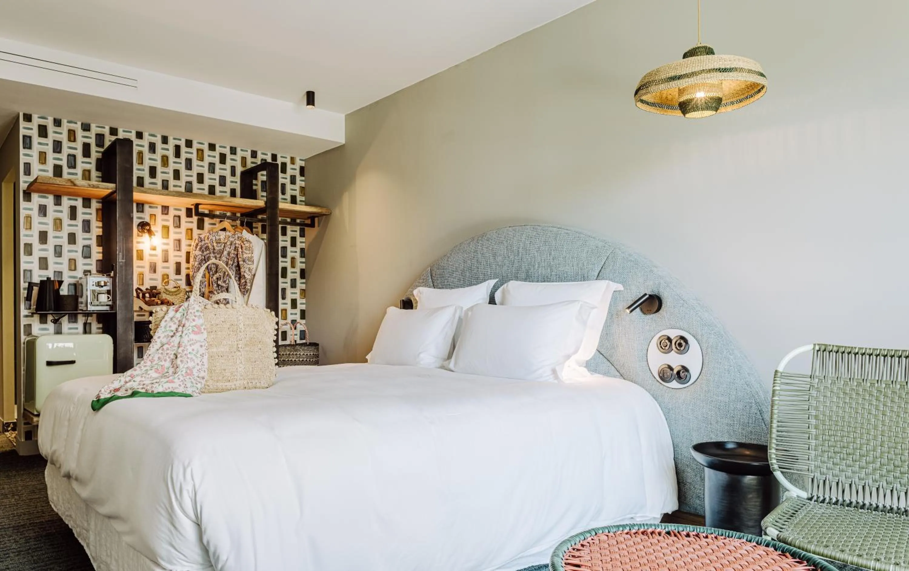 Bed in Le Garage Biarritz Hôtel