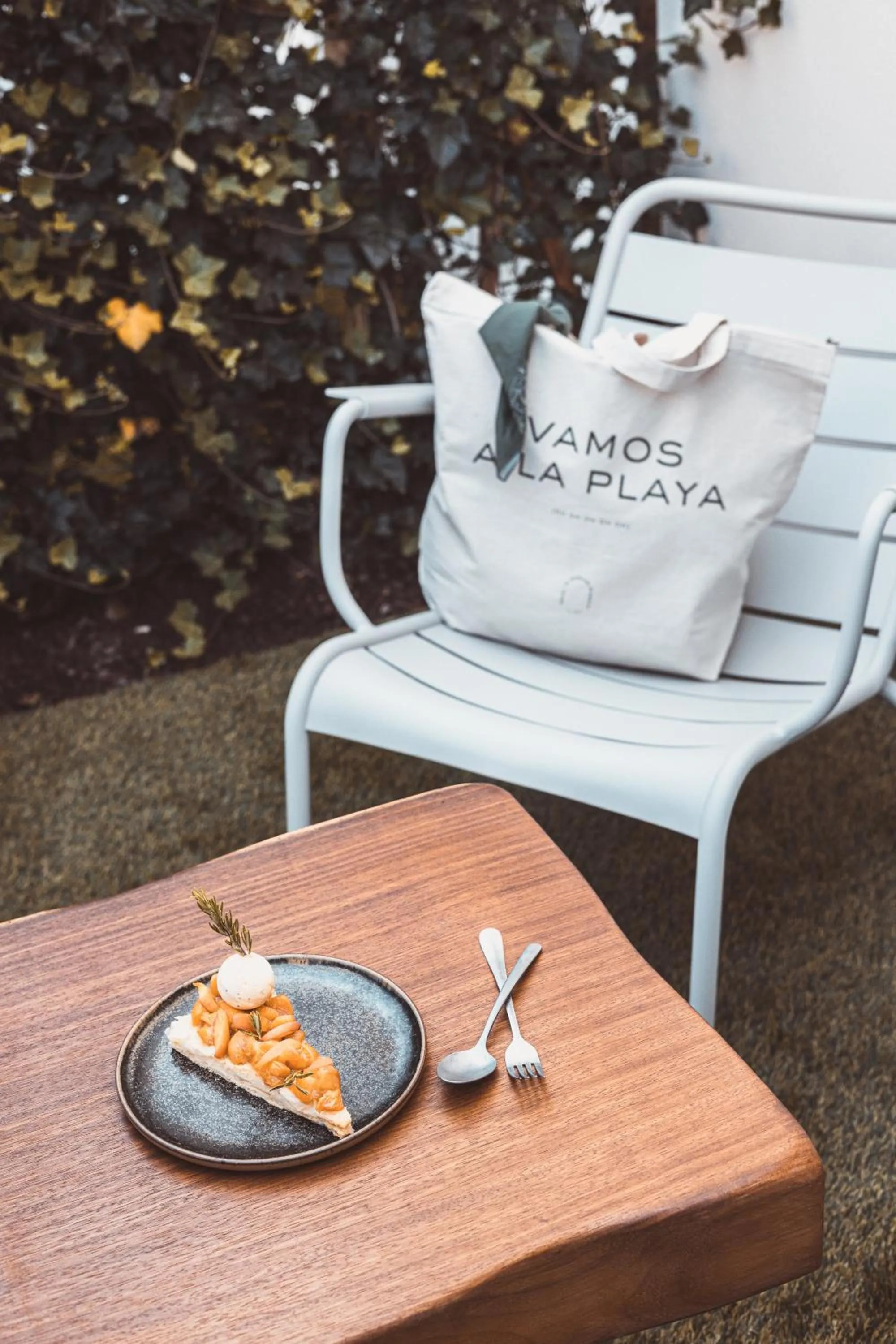 Bedroom in Le Garage Biarritz Hôtel