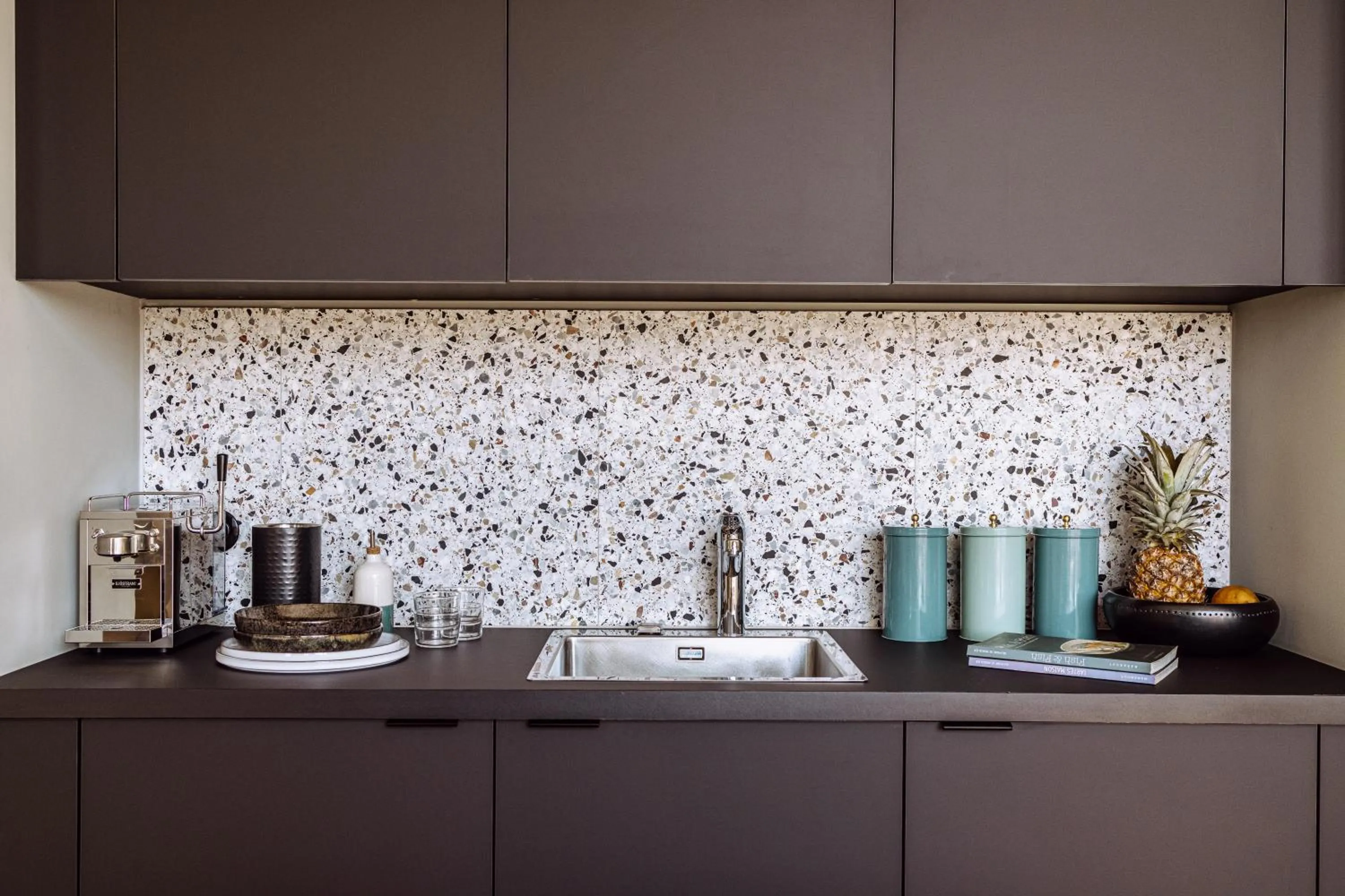 Kitchen or kitchenette in Le Garage Biarritz Hôtel