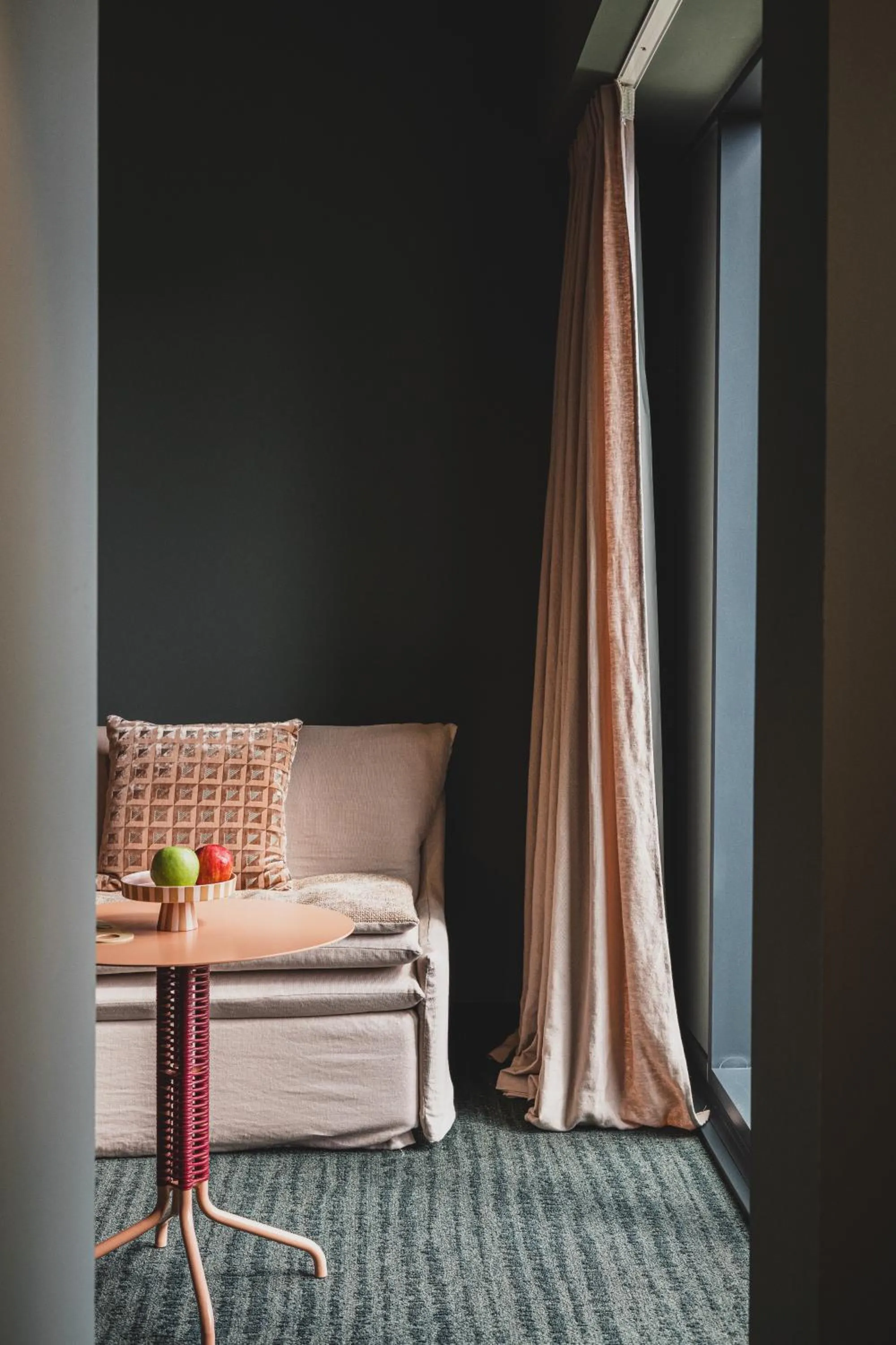 Living room in Le Garage Biarritz Hôtel