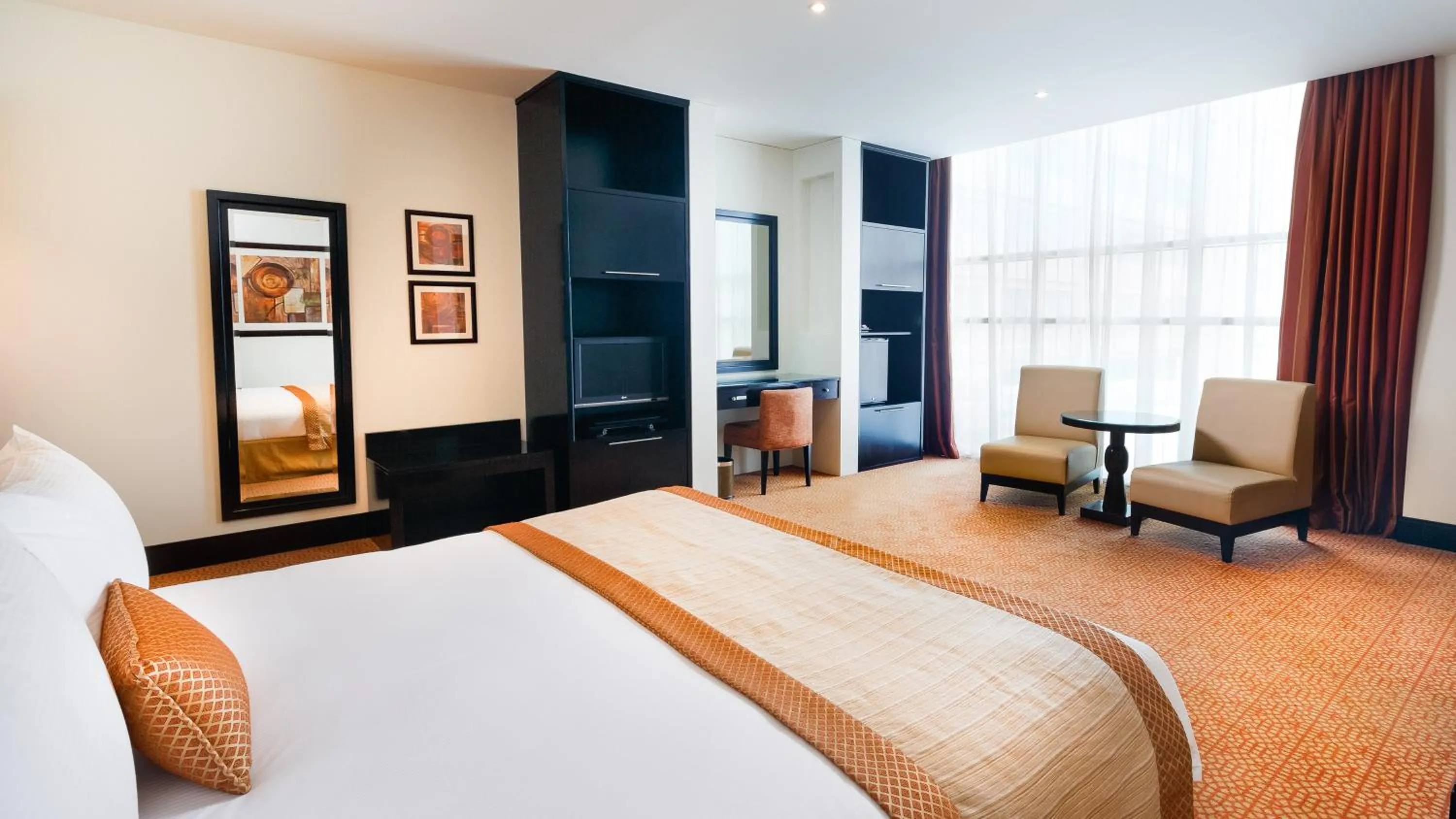 Photo of the whole room in Holiday Inn Dubai Al Barsha by IHG