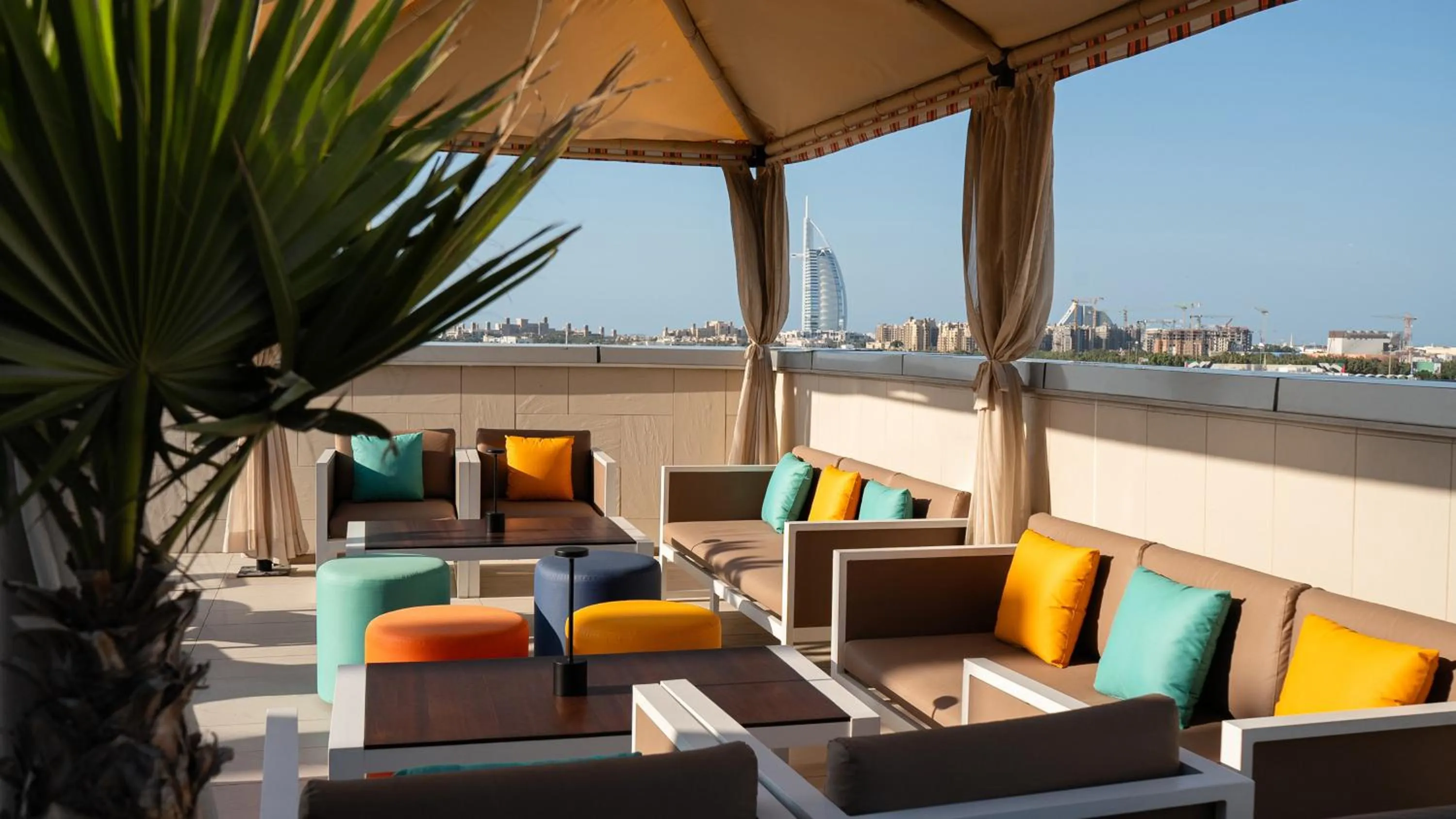 Restaurant/places to eat in Holiday Inn Dubai Al Barsha by IHG