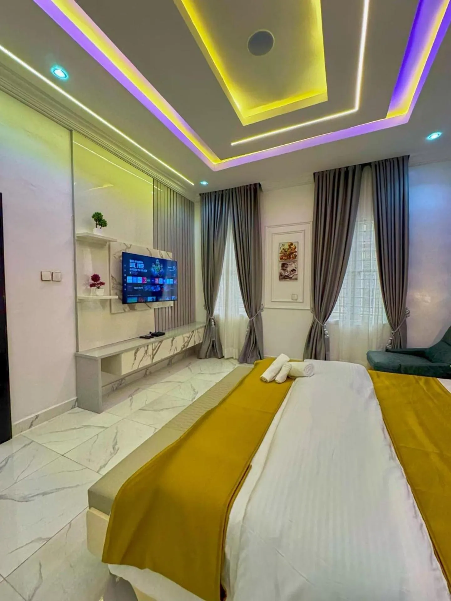 Bed in luxury 3bed rooms villa duplex lekki nigeria