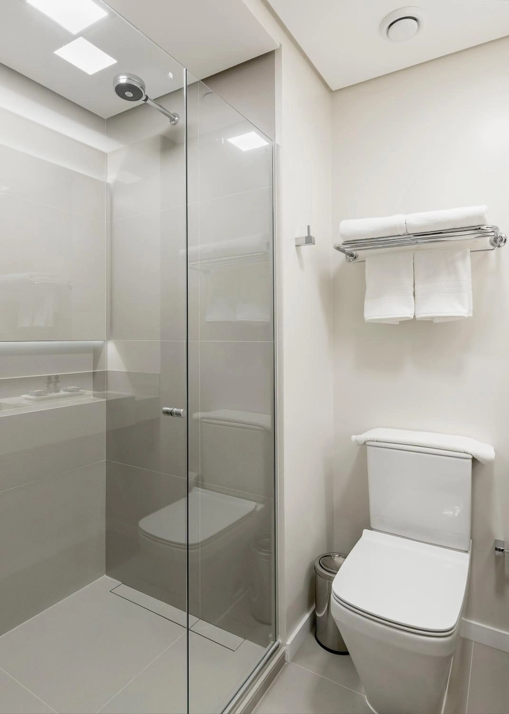 Shower in K-Platz Hotel