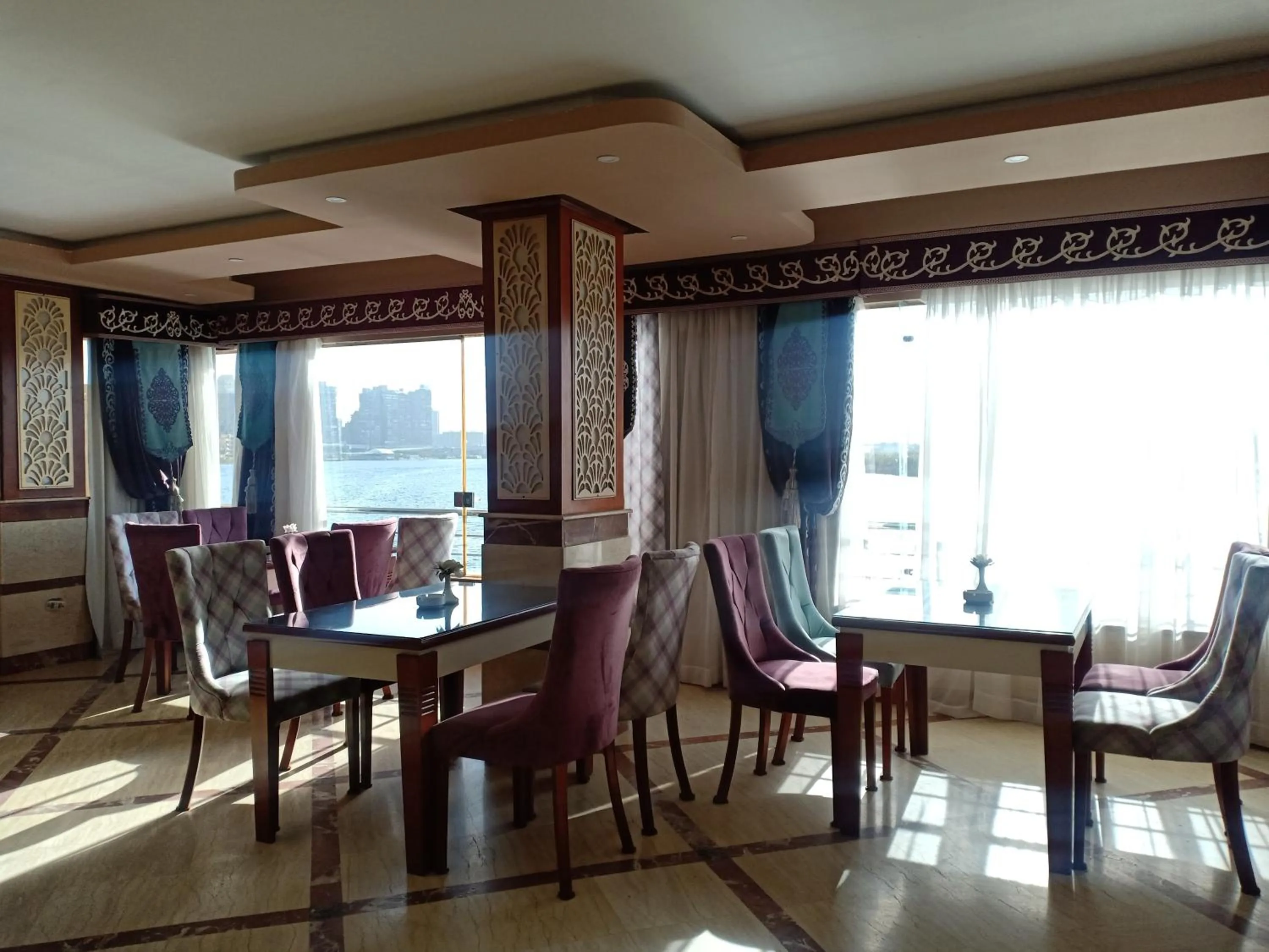 Restaurant/places to eat in Nile Transport Hotel